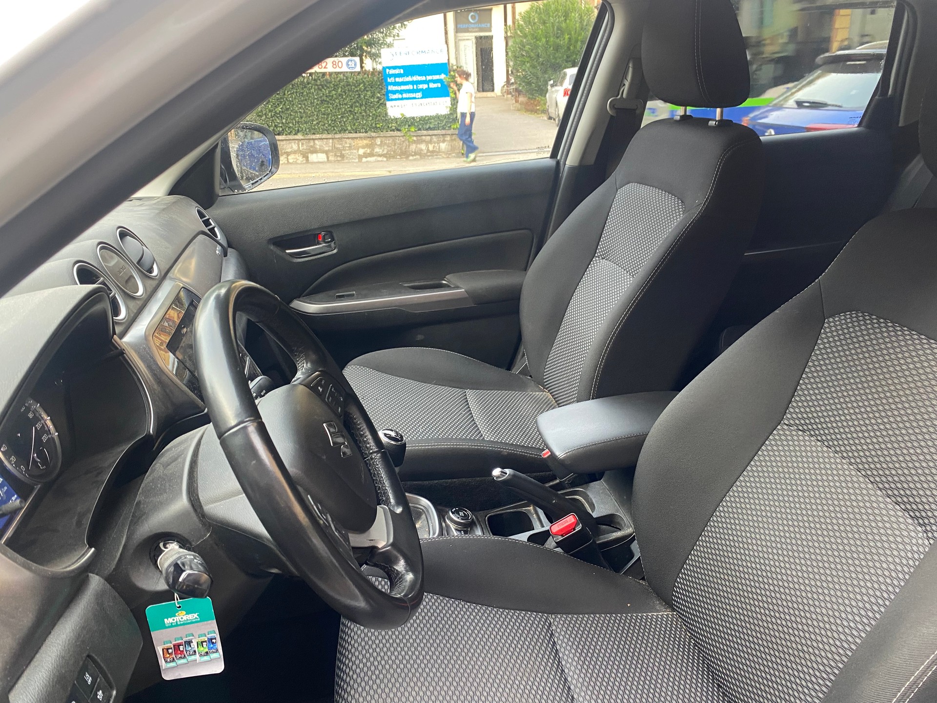 SUZUKI Vitara 1.4 Boosterjet Compact Top Hybrid Swiss Edition-image-8