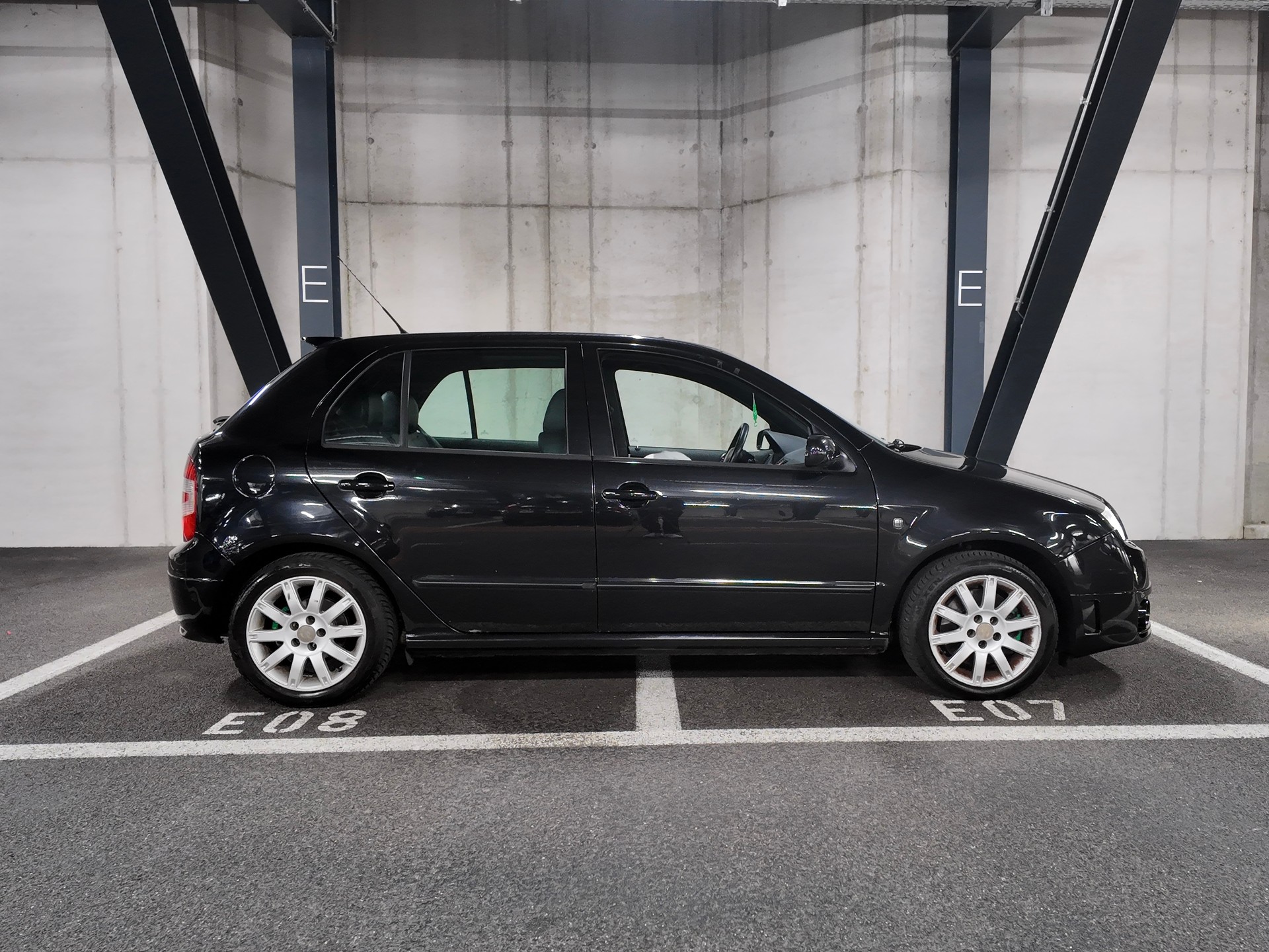 SKODA Fabia 1.9 TDI Black Edition | Leder | Schiebedach | 6-Gang | Asc | Frisch ab Mfk-image-5