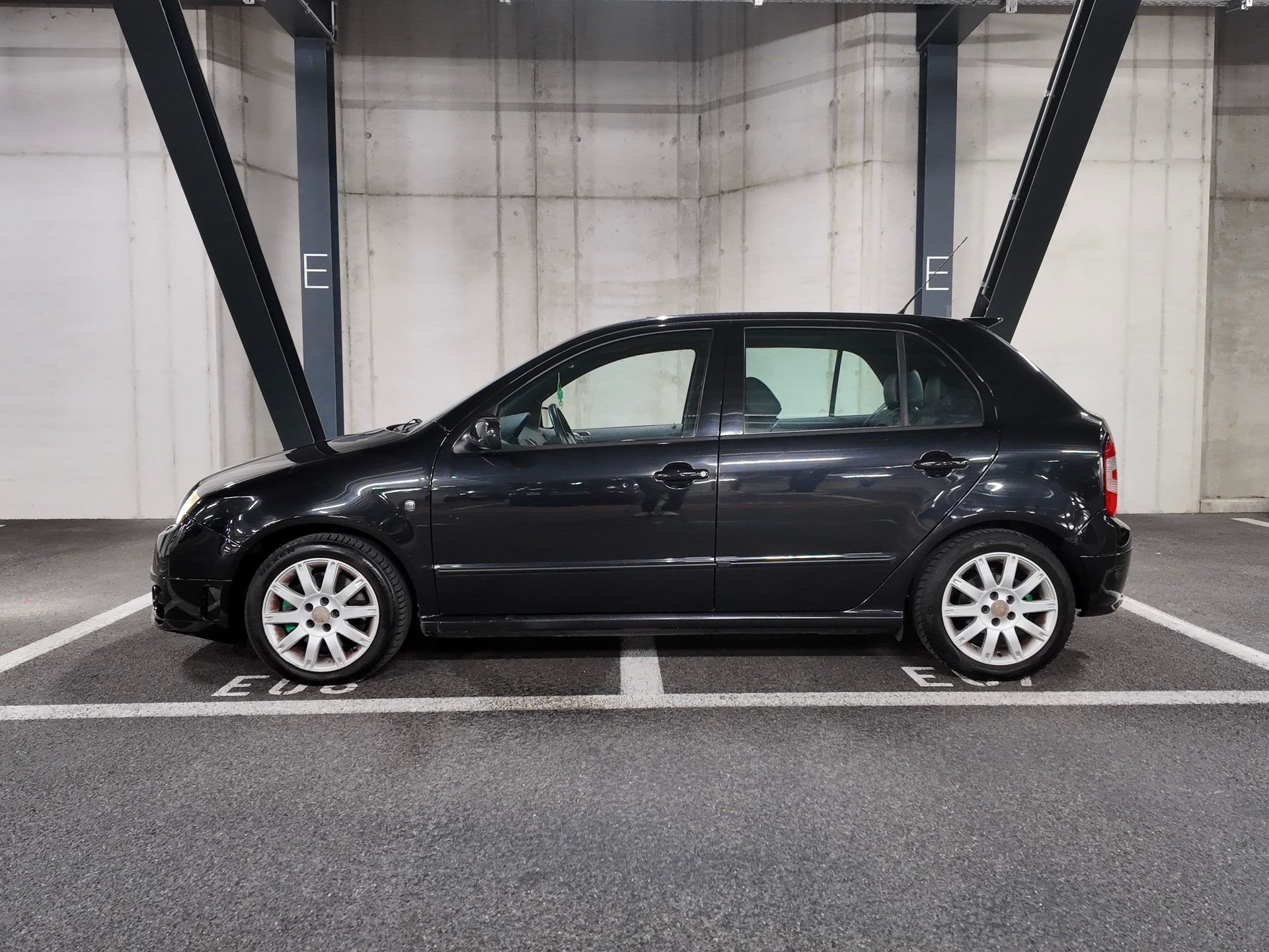 SKODA Fabia 1.9 TDI Black Edition | Leder | Schiebedach | 6-Gang | Asc | Frisch ab Mfk-image-1
