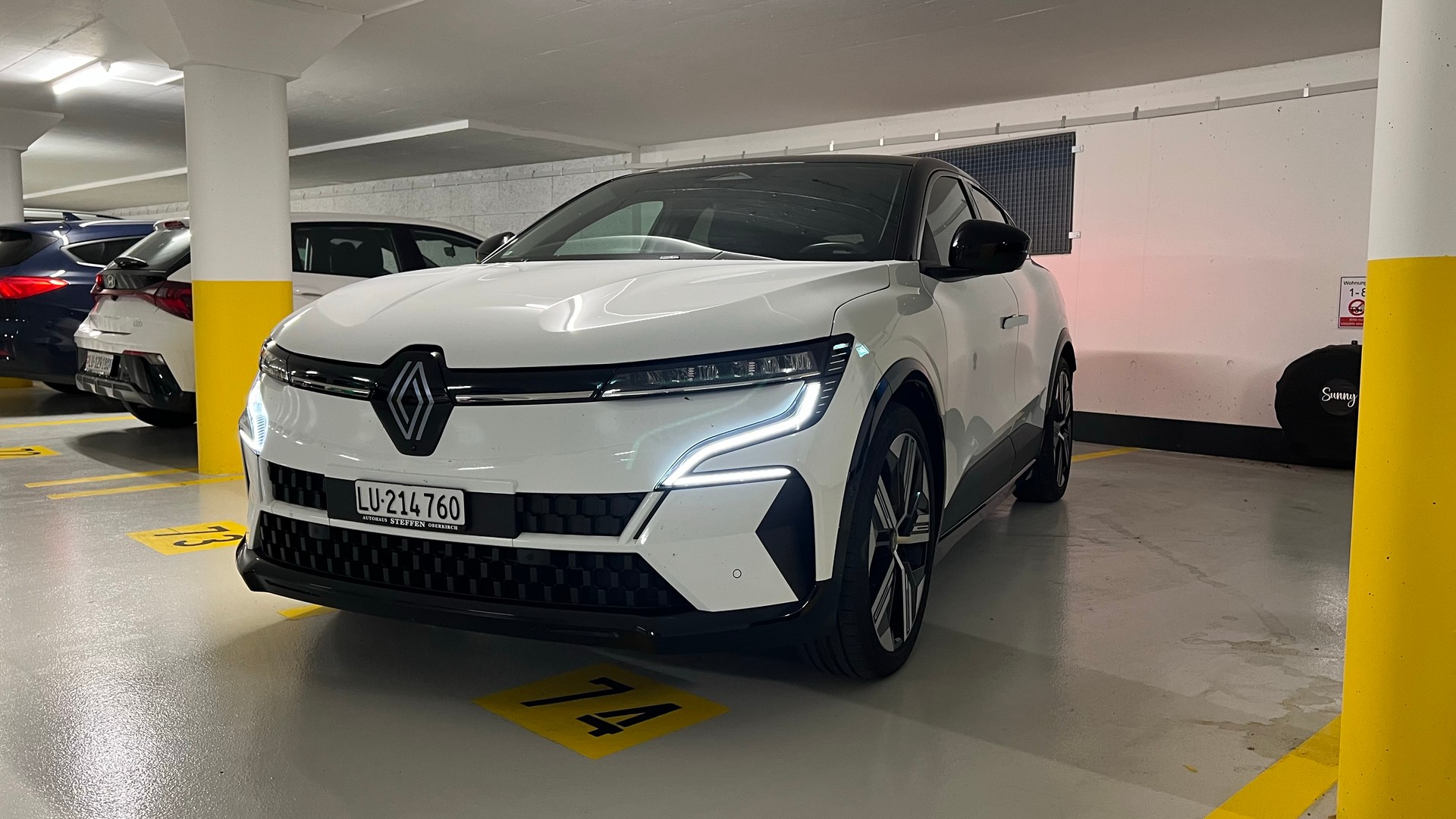 RENAULT Megane E-Tech 100% electric iconic 220 PS Comfort Range-image-0