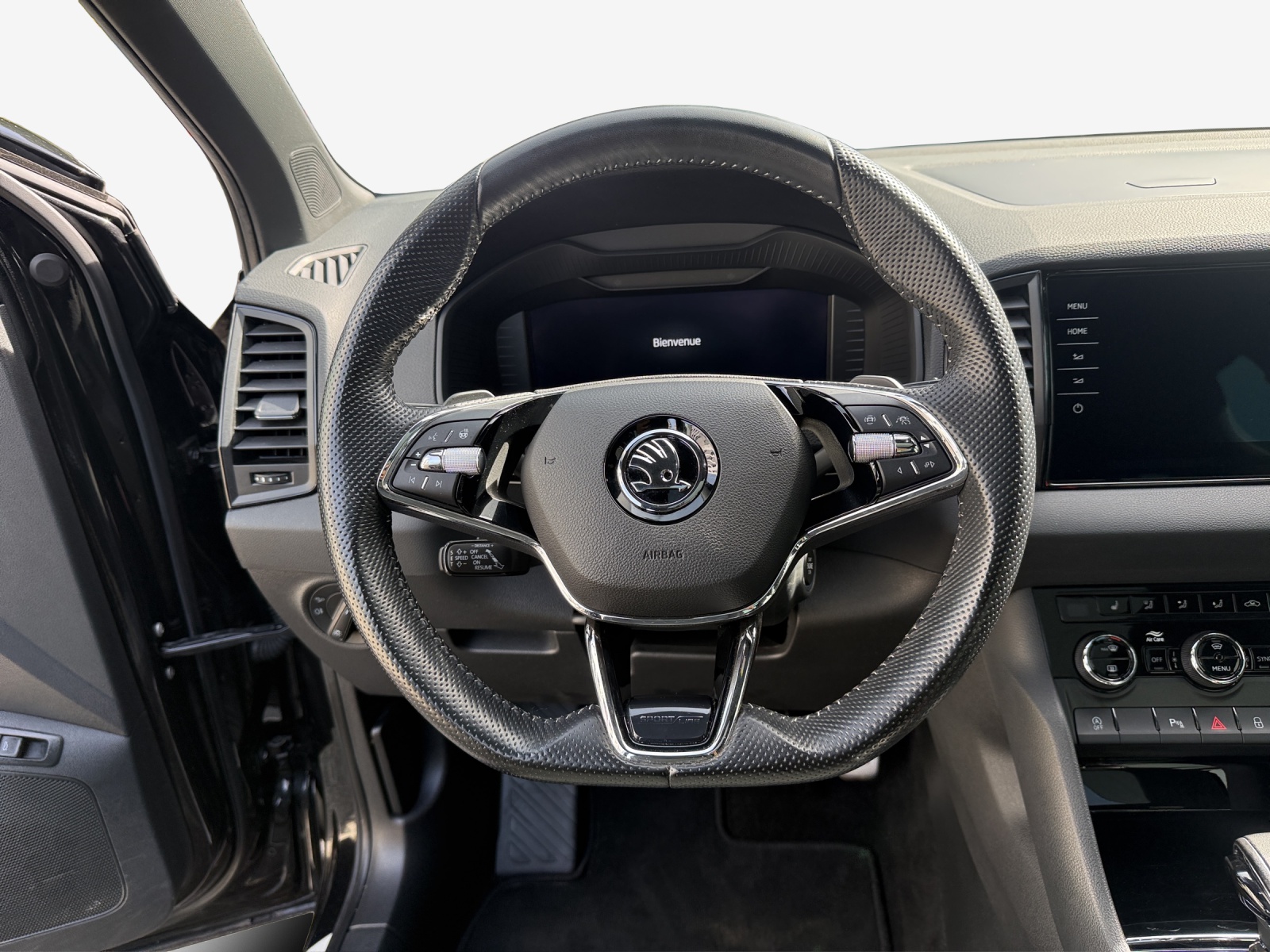 SKODA Karoq 2.0 TSI SportLine 4x4 DSG-image-9