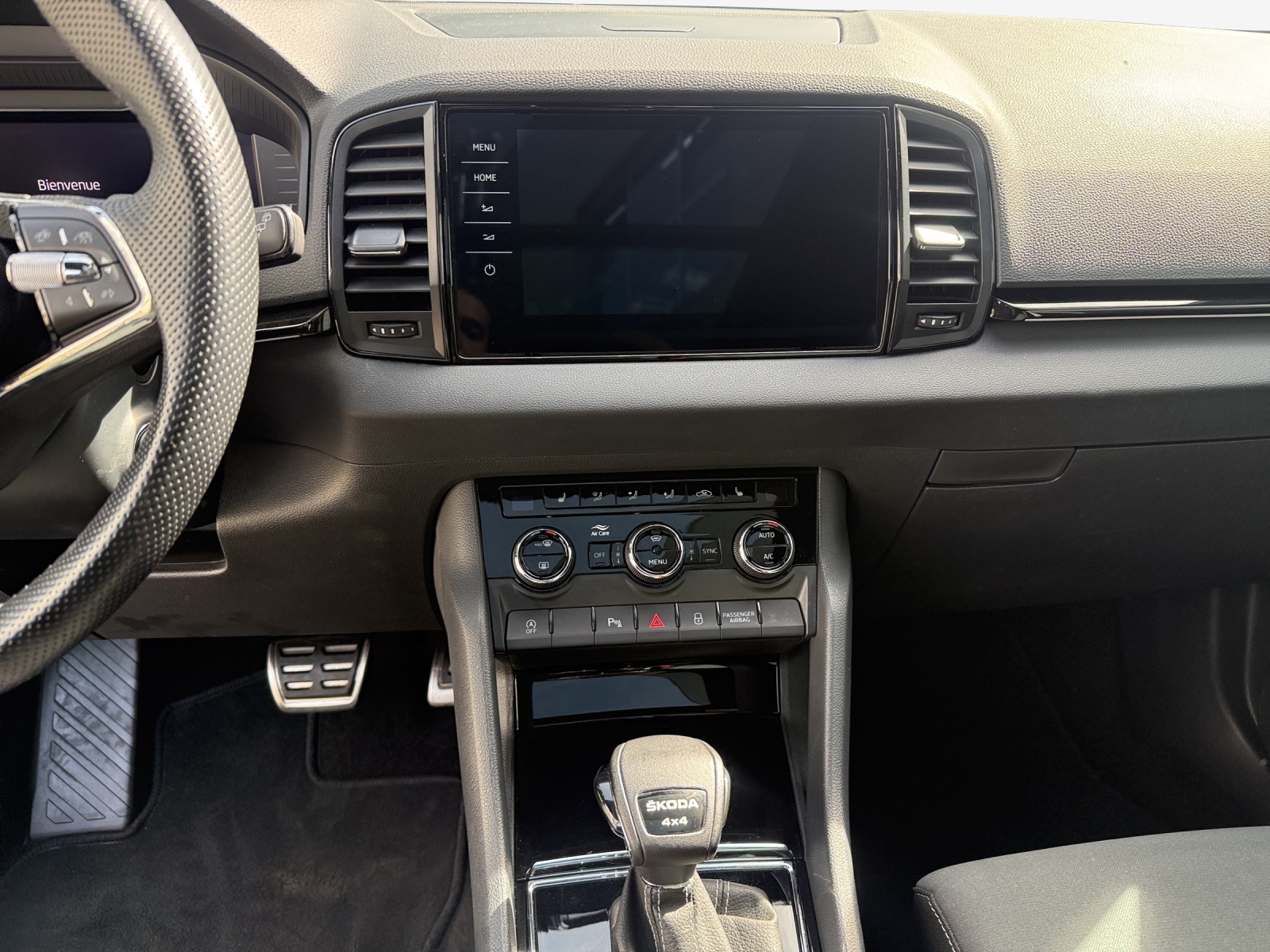SKODA Karoq 2.0 TSI SportLine 4x4 DSG-image-10