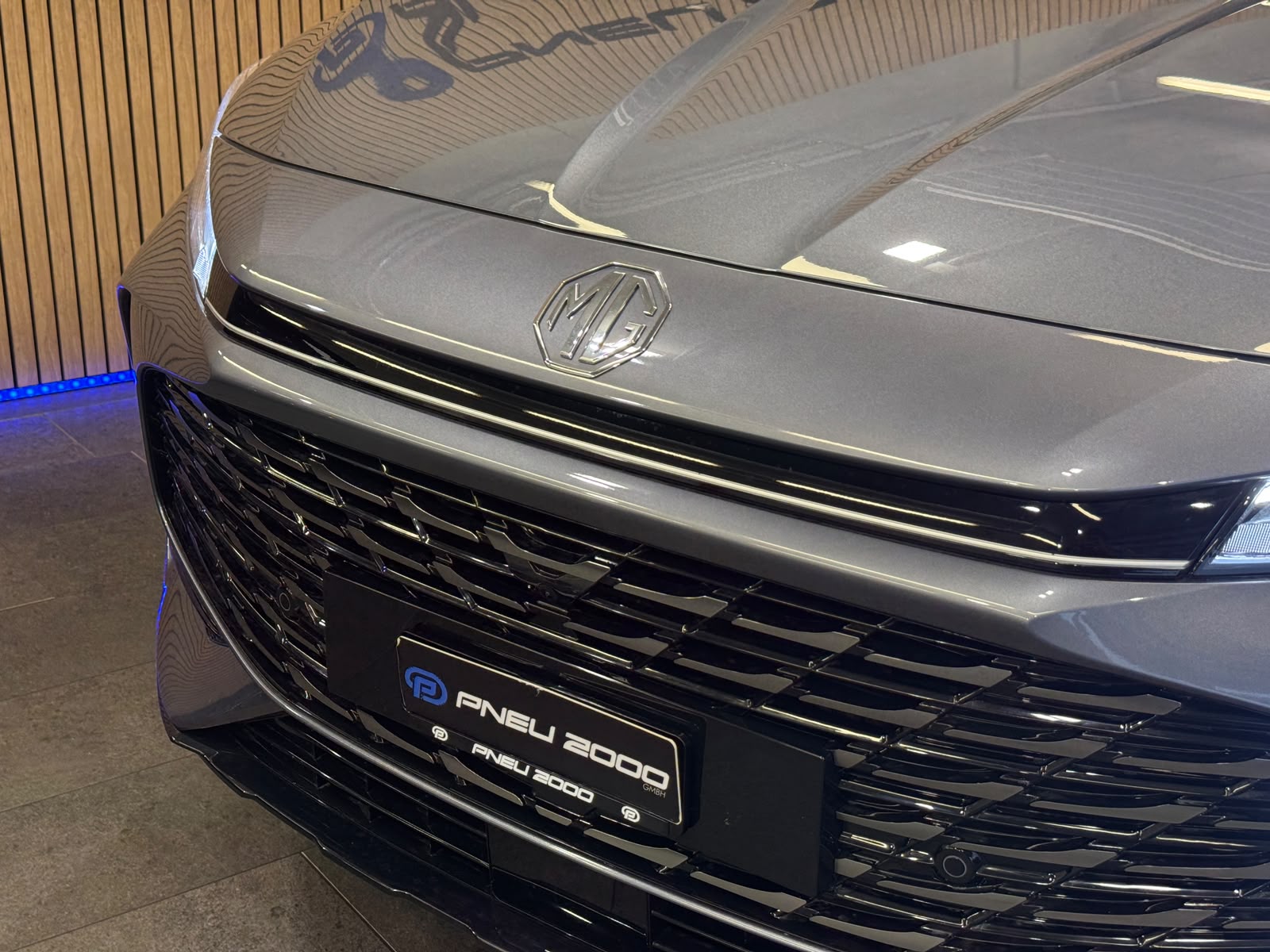 MG HS 1.5 Vollhybrid Luxury-showroom-element-3