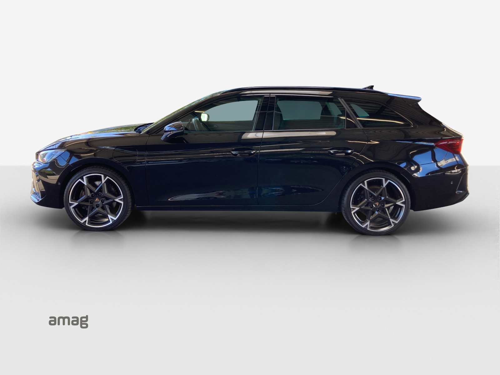 CUPRA LEON ST 1.5 e-HYBRID pHEV Black SymphonyDSG-image-1