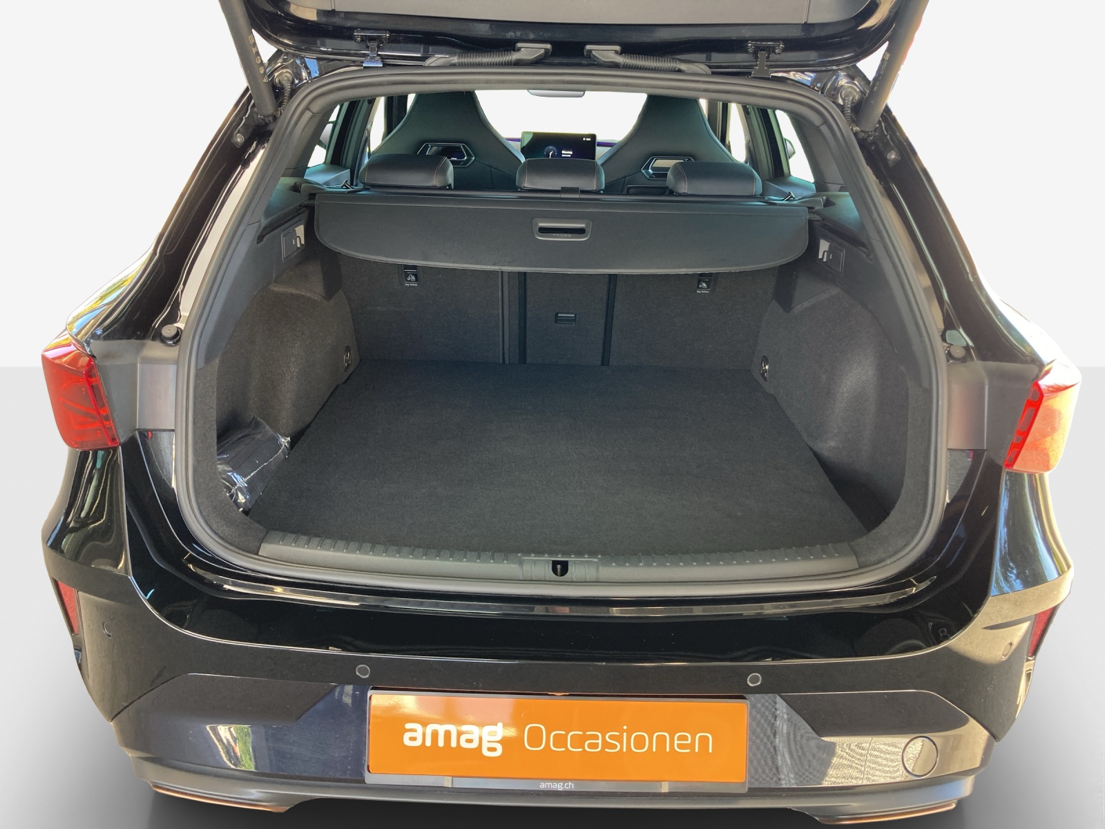 CUPRA LEON ST 1.5 e-HYBRID pHEV Black SymphonyDSG-image-12