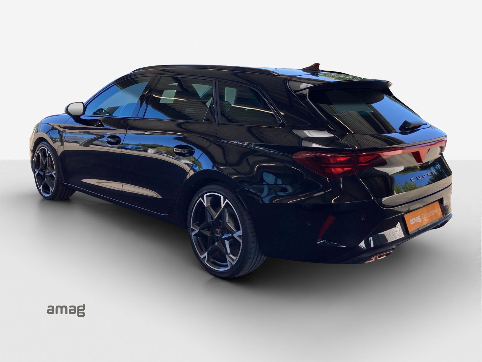 CUPRA LEON ST 1.5 e-HYBRID pHEV Black SymphonyDSG-image-2