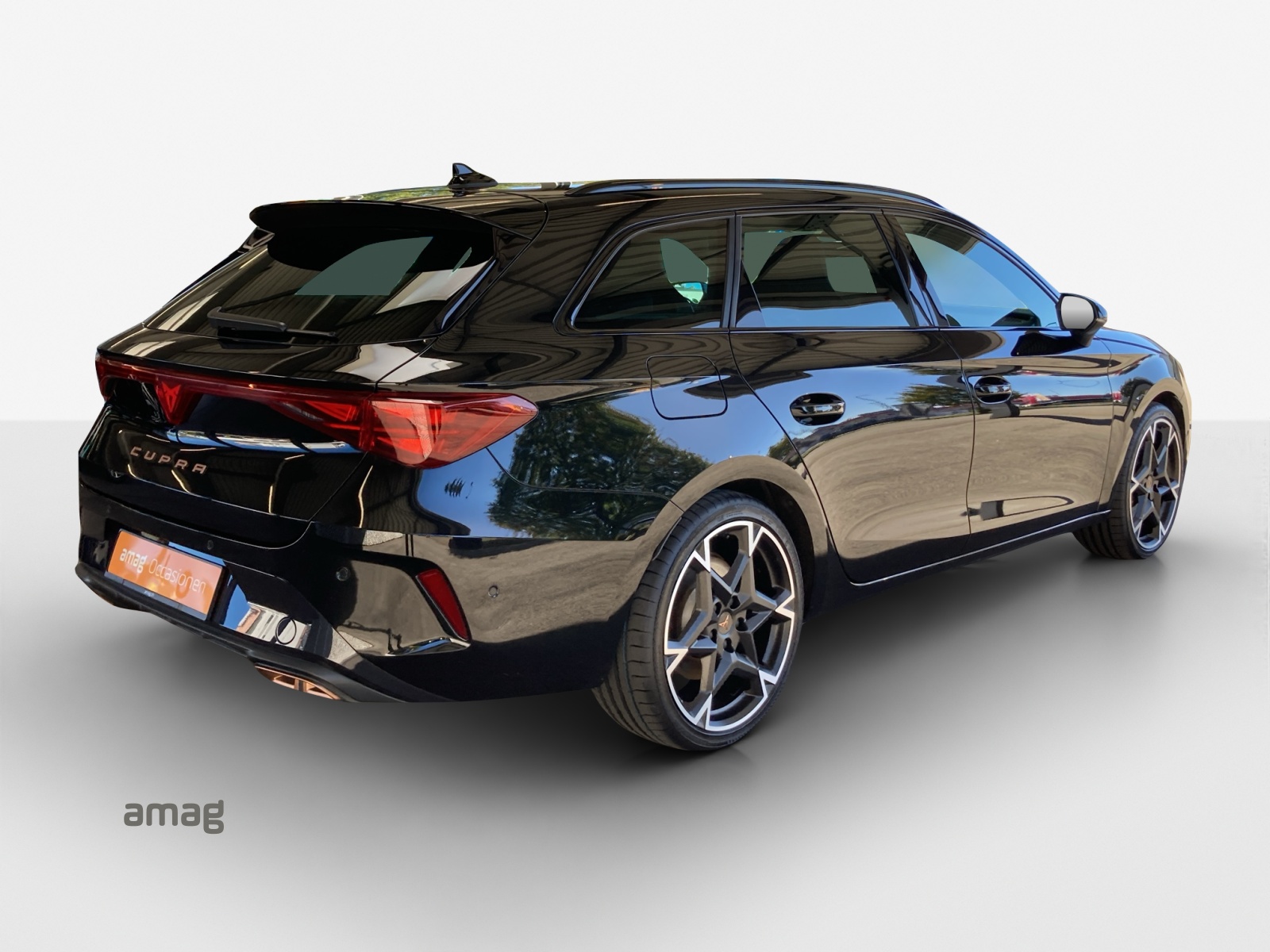 CUPRA LEON ST 1.5 e-HYBRID pHEV Black SymphonyDSG-image-4