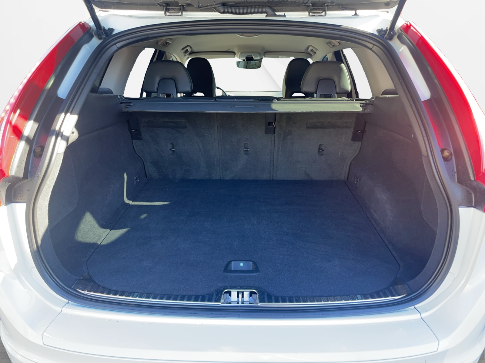 VOLVO XC60 2.4 D4 Momentum AWD S/S-image-14