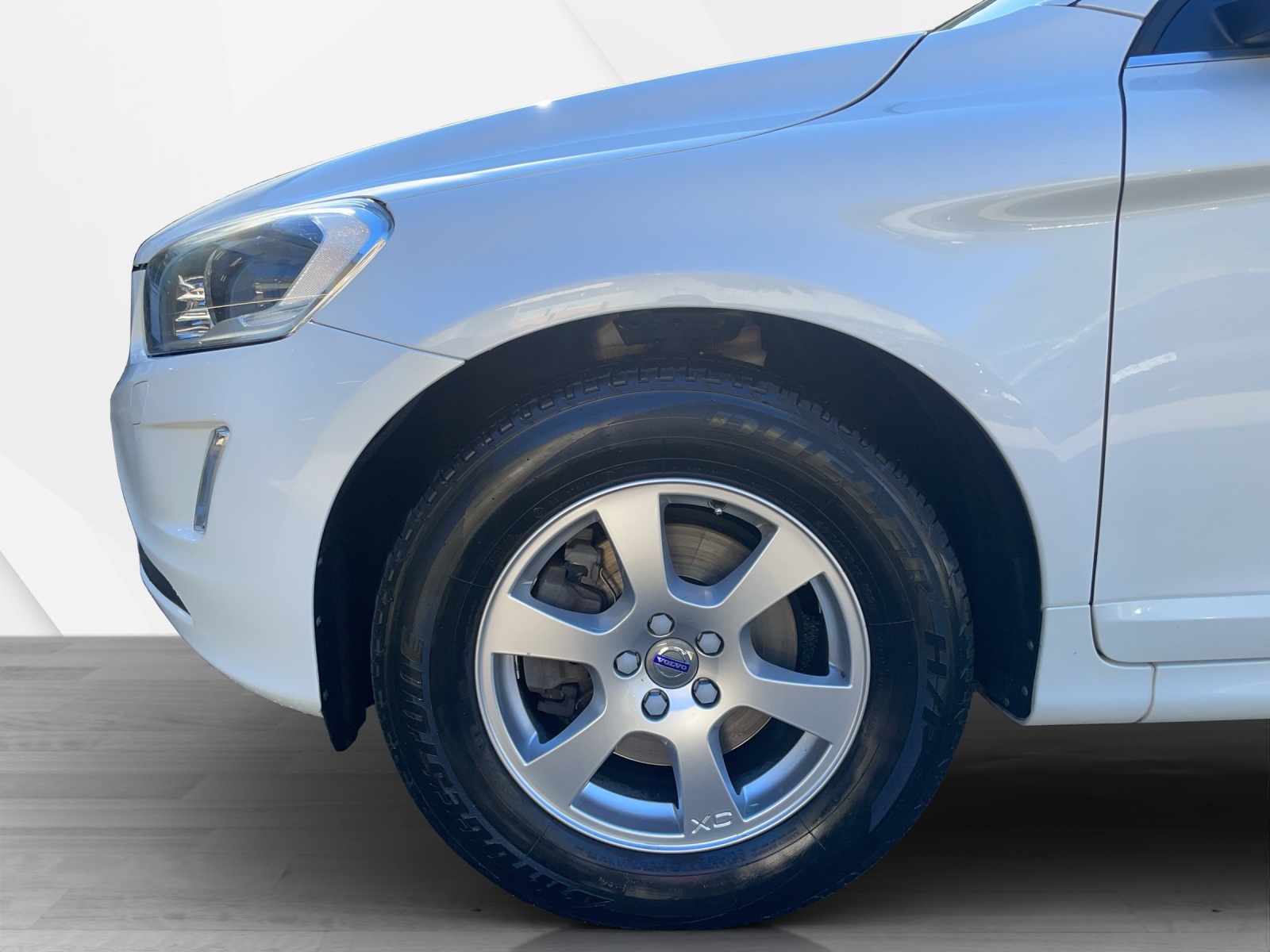 VOLVO XC60 2.4 D4 Momentum AWD S/S-image-8
