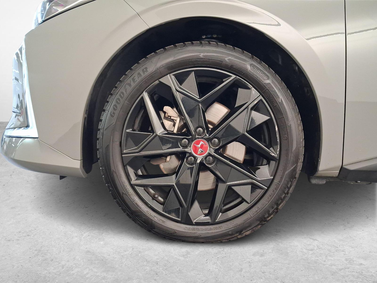 DS AUTOMOBILES 4 1.6 E-Tense Performance Line+-image-13