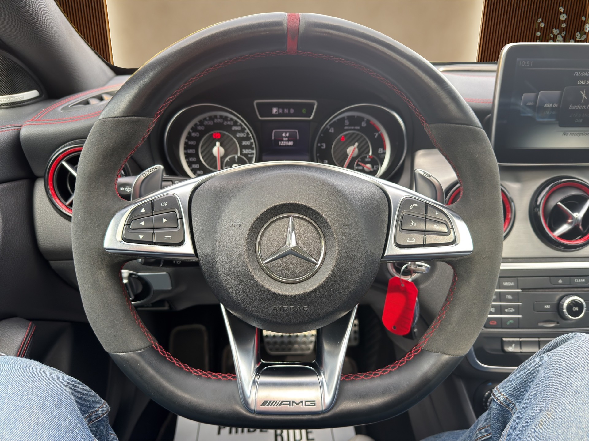 MERCEDES-BENZ CLA Shooting Brake 45 AMG 4Matic Speedshift-image-15