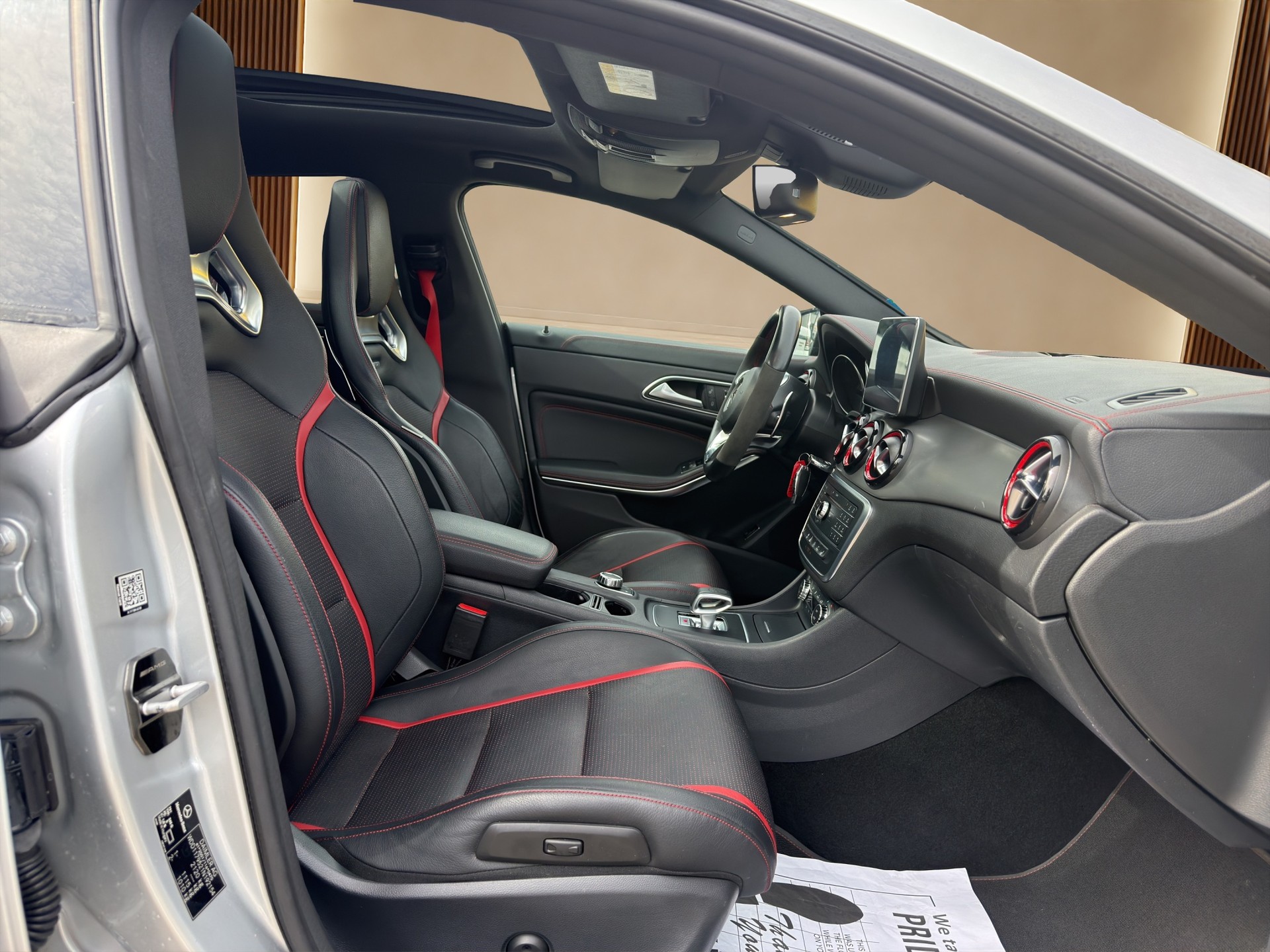 MERCEDES-BENZ CLA Shooting Brake 45 AMG 4Matic Speedshift-image-14
