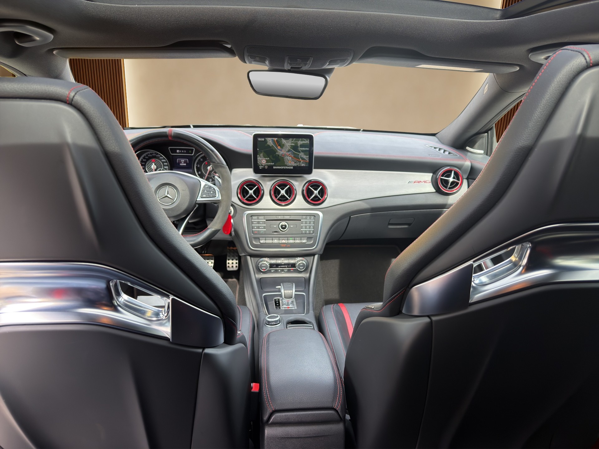 MERCEDES-BENZ CLA Shooting Brake 45 AMG 4Matic Speedshift-image-16