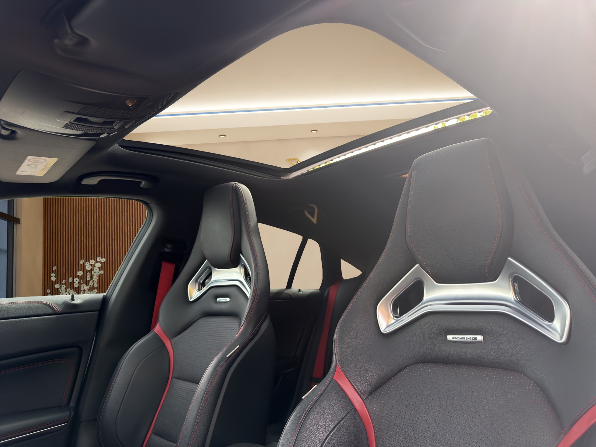 MERCEDES-BENZ CLA Shooting Brake 45 AMG 4Matic Speedshift-image-19