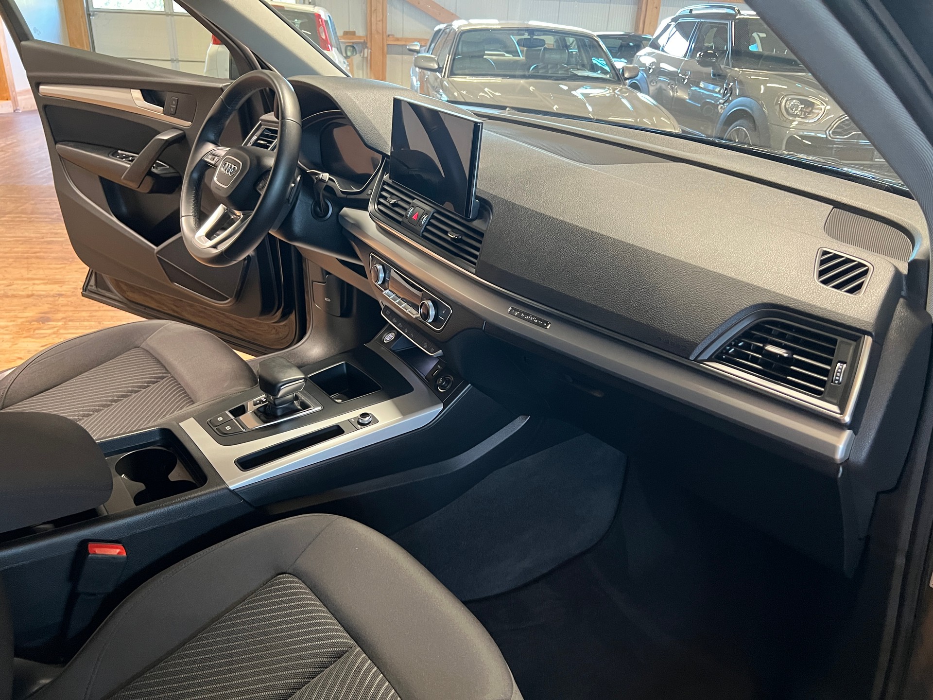 AUDI Q5 Sportback 40 TDI advanced quattro S-tronic-image-14