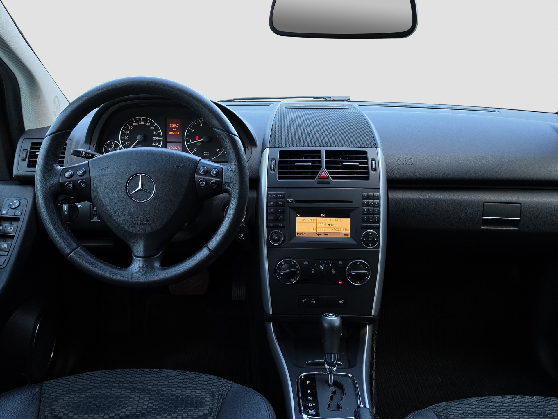 MERCEDES-BENZ A 180 Avantgarde Selection Autotronic-image-8
