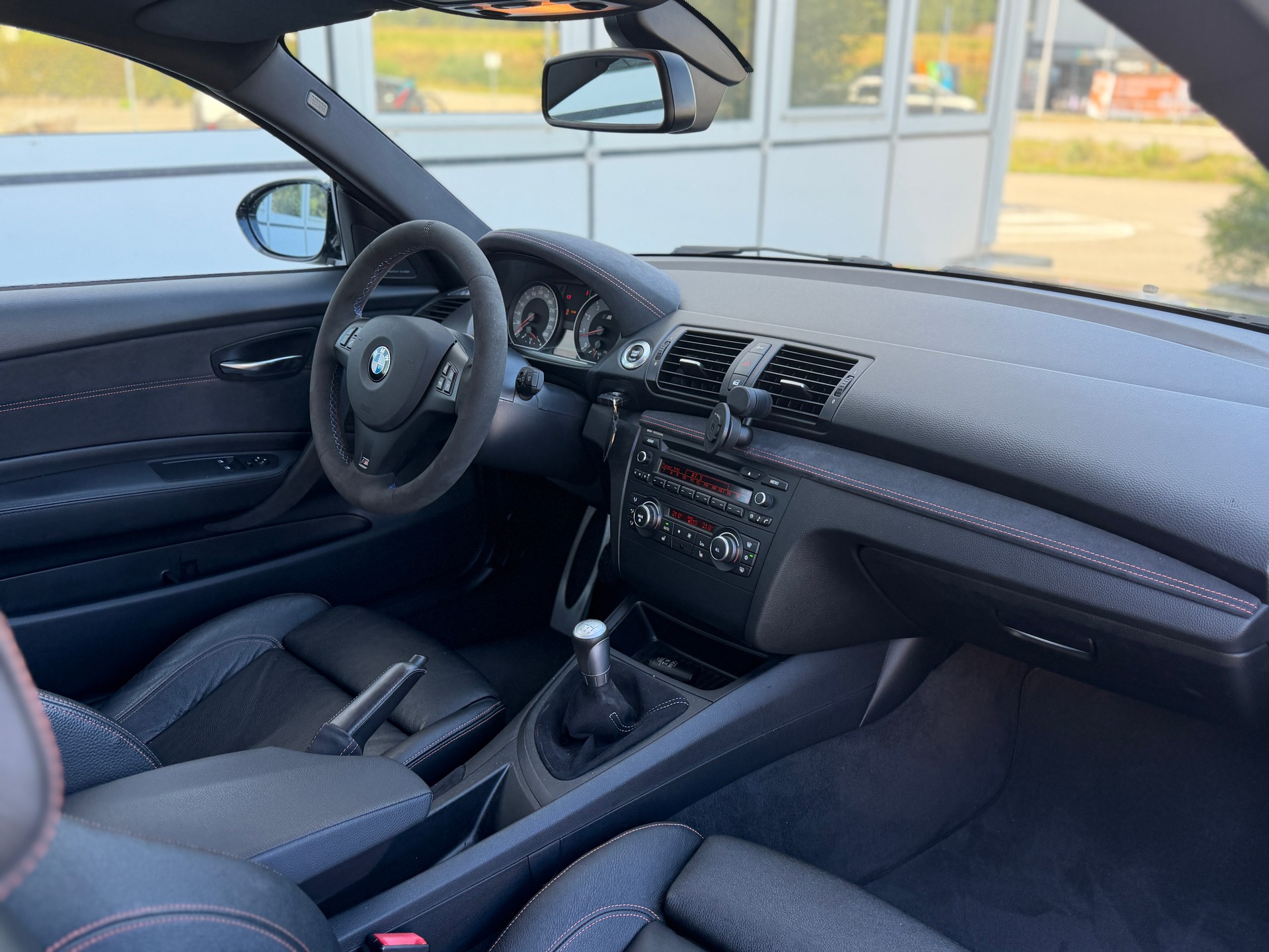BMW 1er M Coupé 🔥 KW V3 • Akrapovič 🔥-image-1
