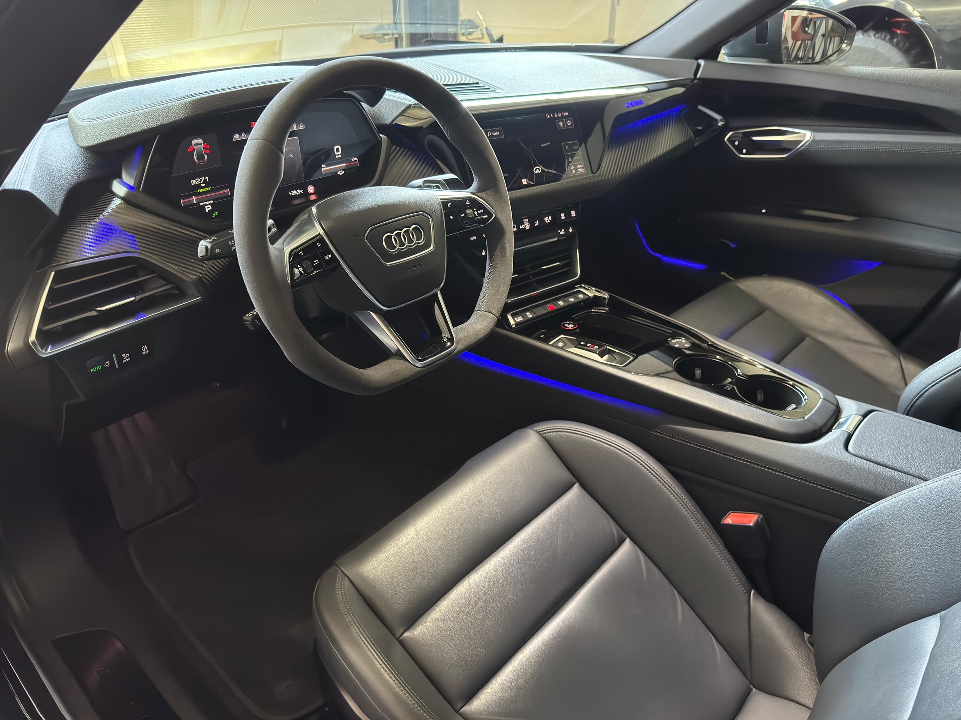 AUDI E-TRON GT QUATTRO-image-8