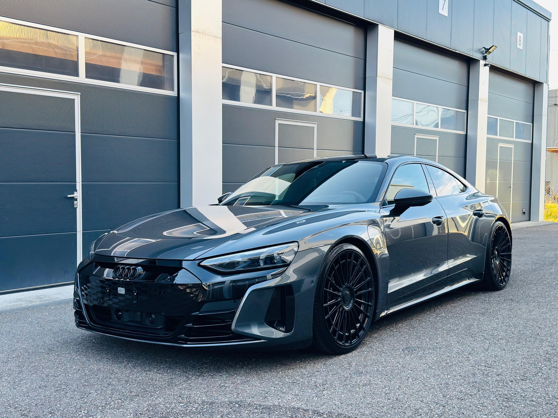 AUDI E-TRON GT QUATTRO-image-0