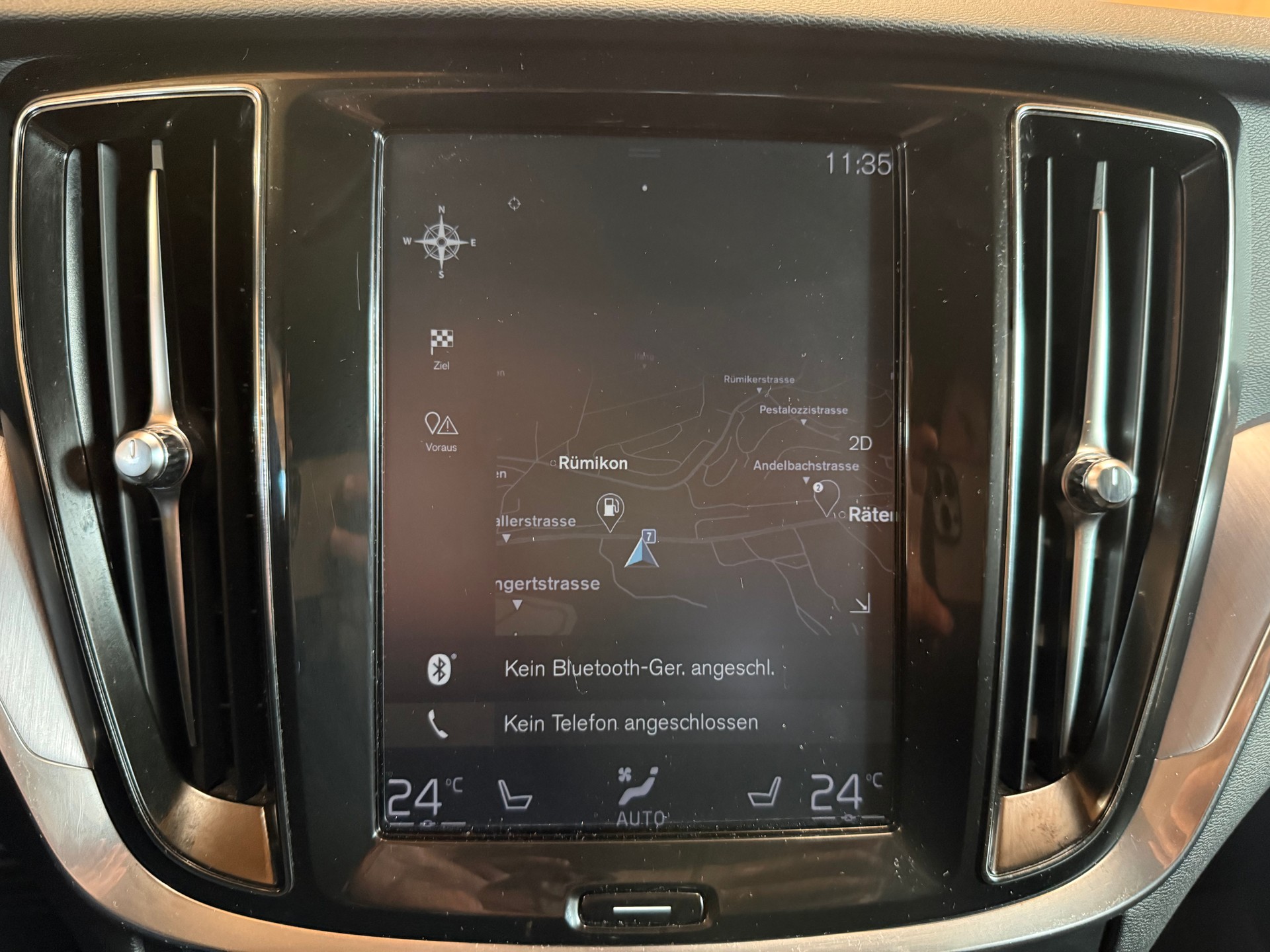 VOLVO V60 D4 AWD Momentum Geartronic-image-12