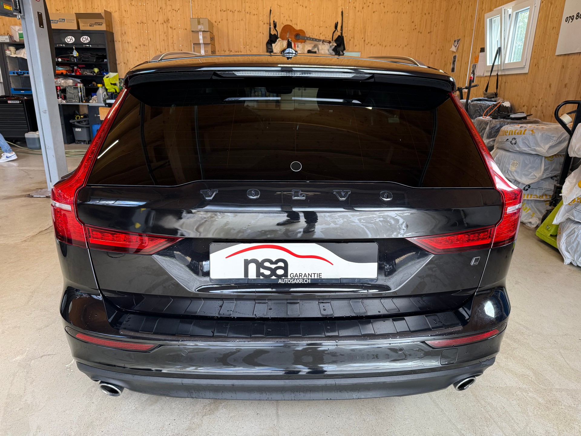 VOLVO V60 D4 AWD Momentum Geartronic-image-4
