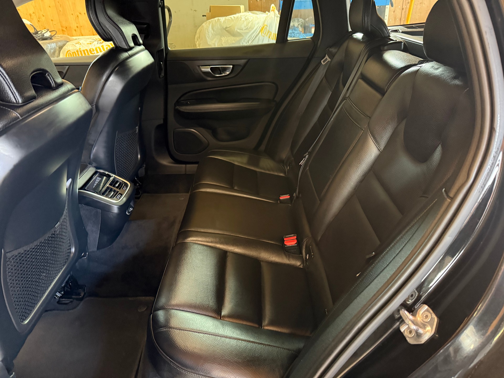 VOLVO V60 D4 AWD Momentum Geartronic-image-7