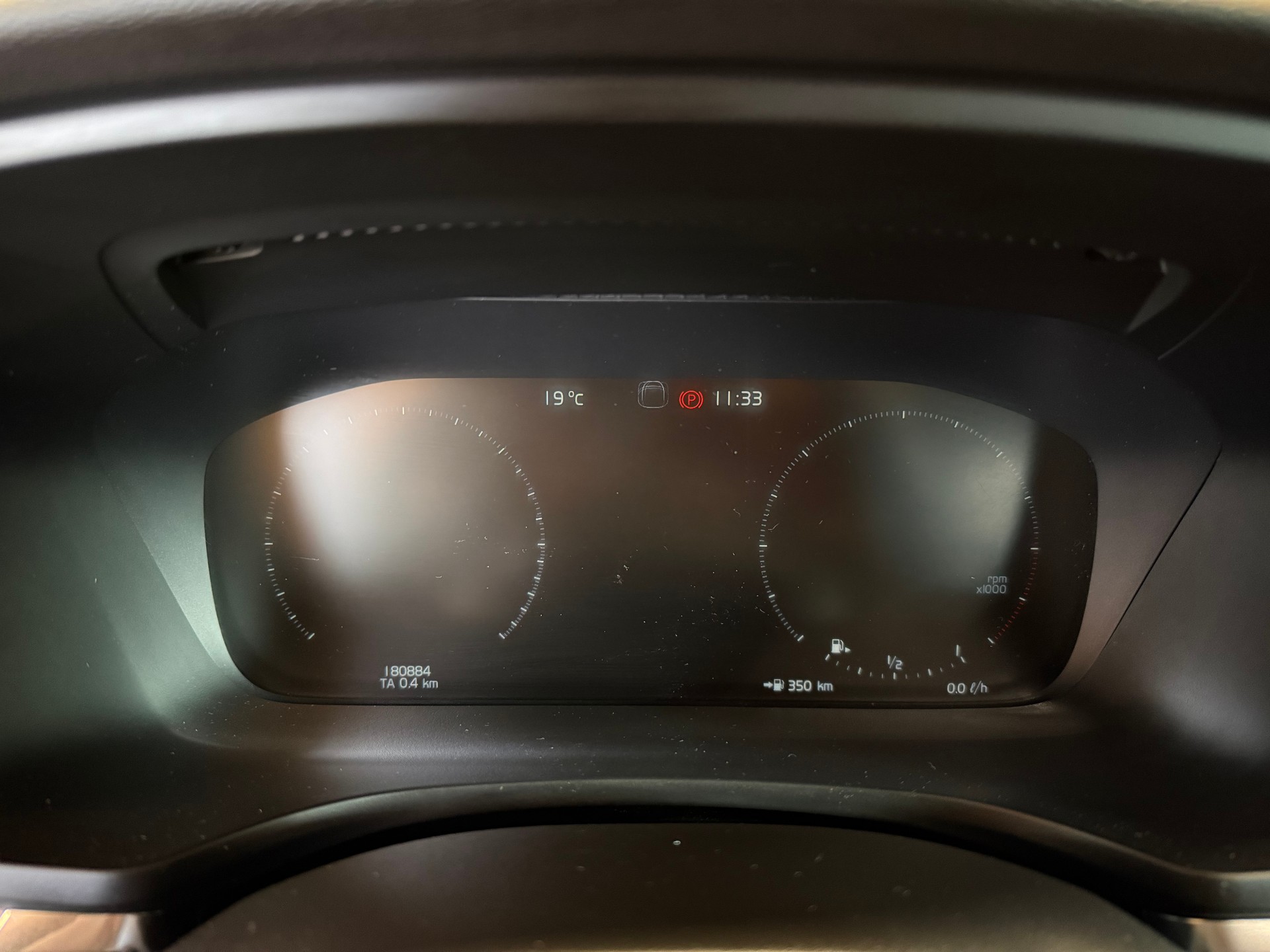 VOLVO V60 D4 AWD Momentum Geartronic-image-10