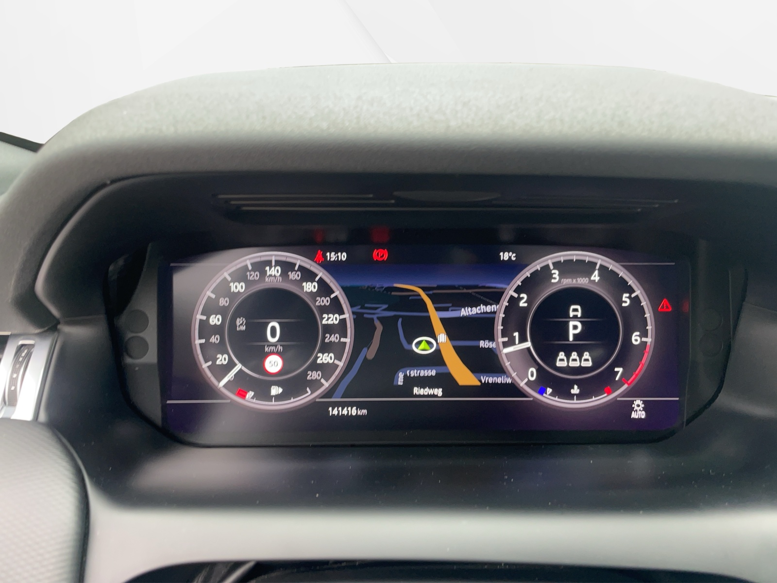 LAND ROVER Discovery Sport 2.0 Si4 R-Dynamic S-image-15