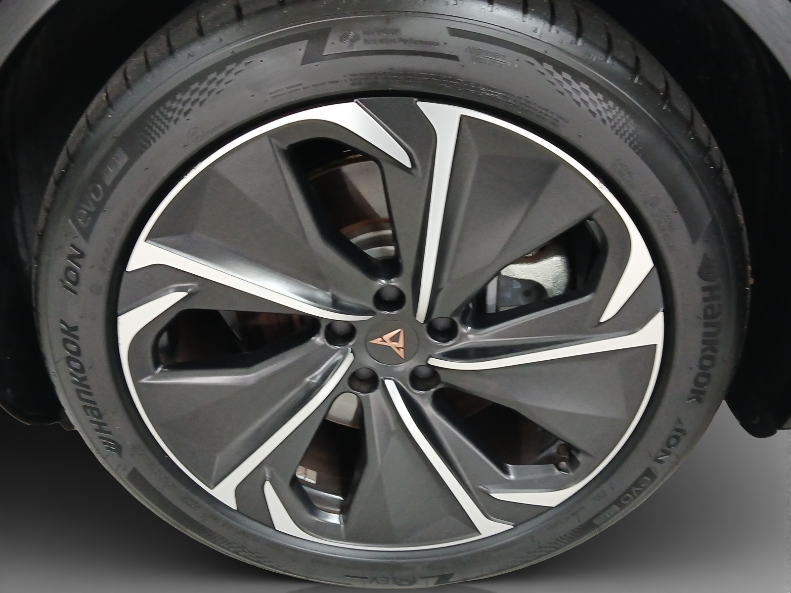 CUPRA Tavascan Type 8 77 kWh VZ-image-13