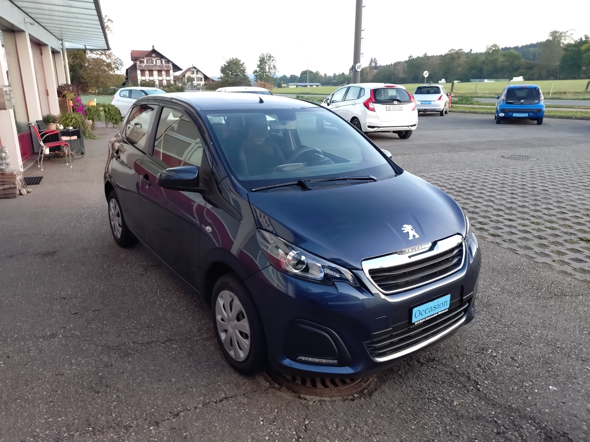PEUGEOT 108 1.0 VTi Active-image-1