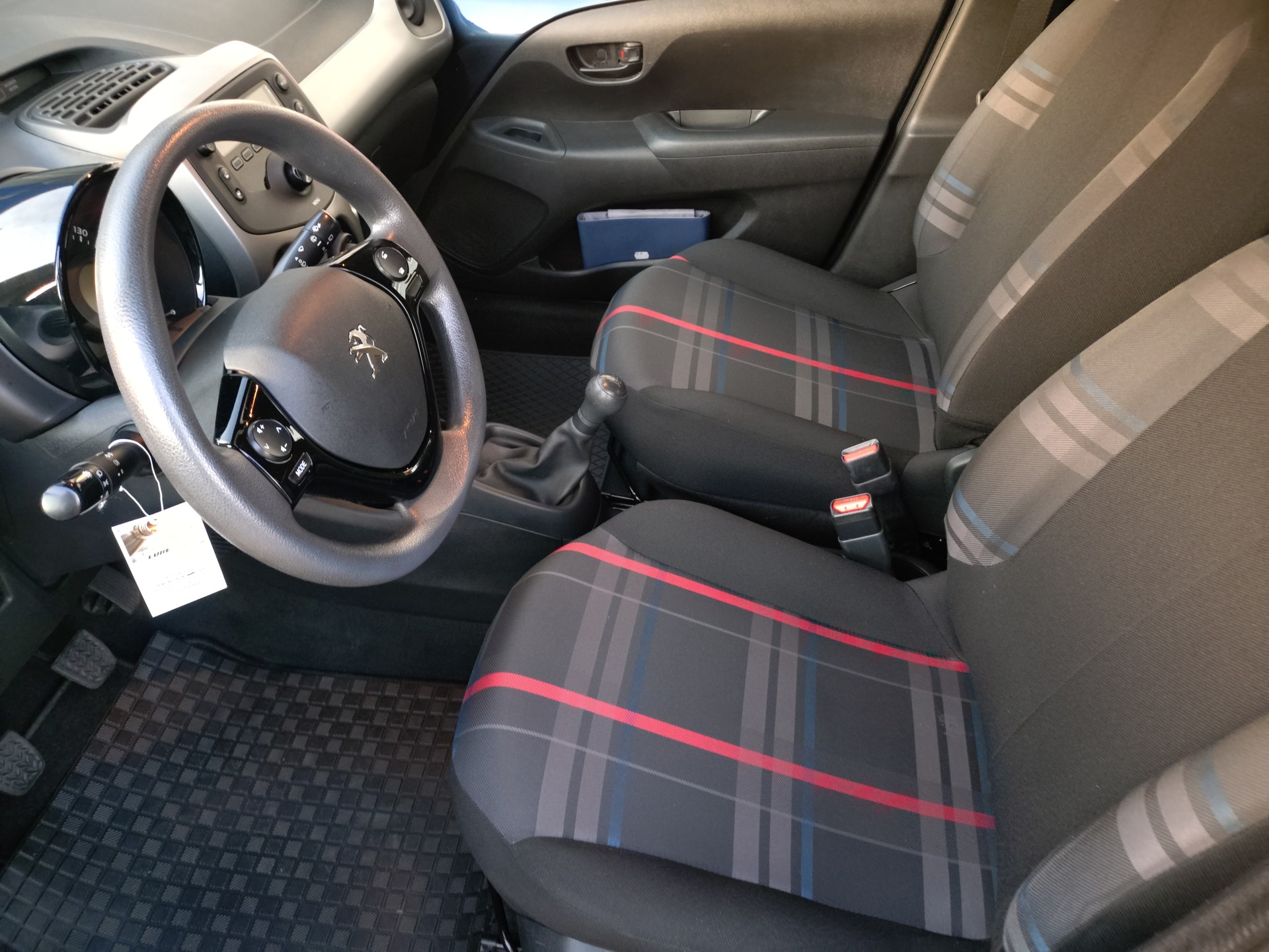 PEUGEOT 108 1.0 VTi Active-image-7