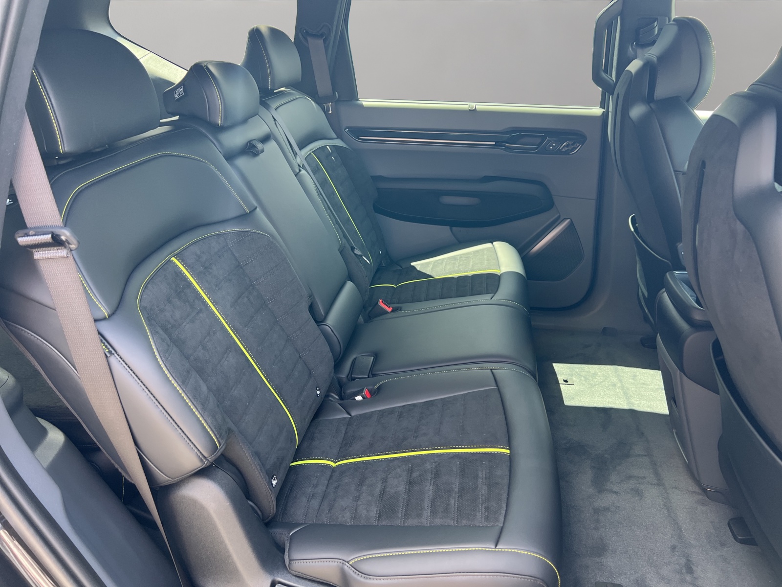 KIA EV9 99.8 kWh GT 4x4 Automat / elektr. Glasschiebedach / Wärmepumpe / Eintauschprämie CHF 6'000.- / 0.00% Leasing-Aktion-image-15