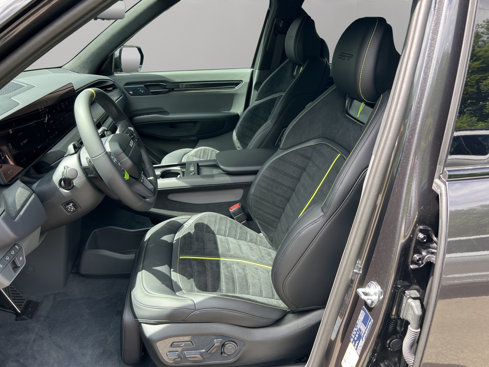 KIA EV9 99.8 kWh GT 4x4 Automat / elektr. Glasschiebedach / Wärmepumpe / Eintauschprämie CHF 6'000.- / 0.00% Leasing-Aktion-image-8