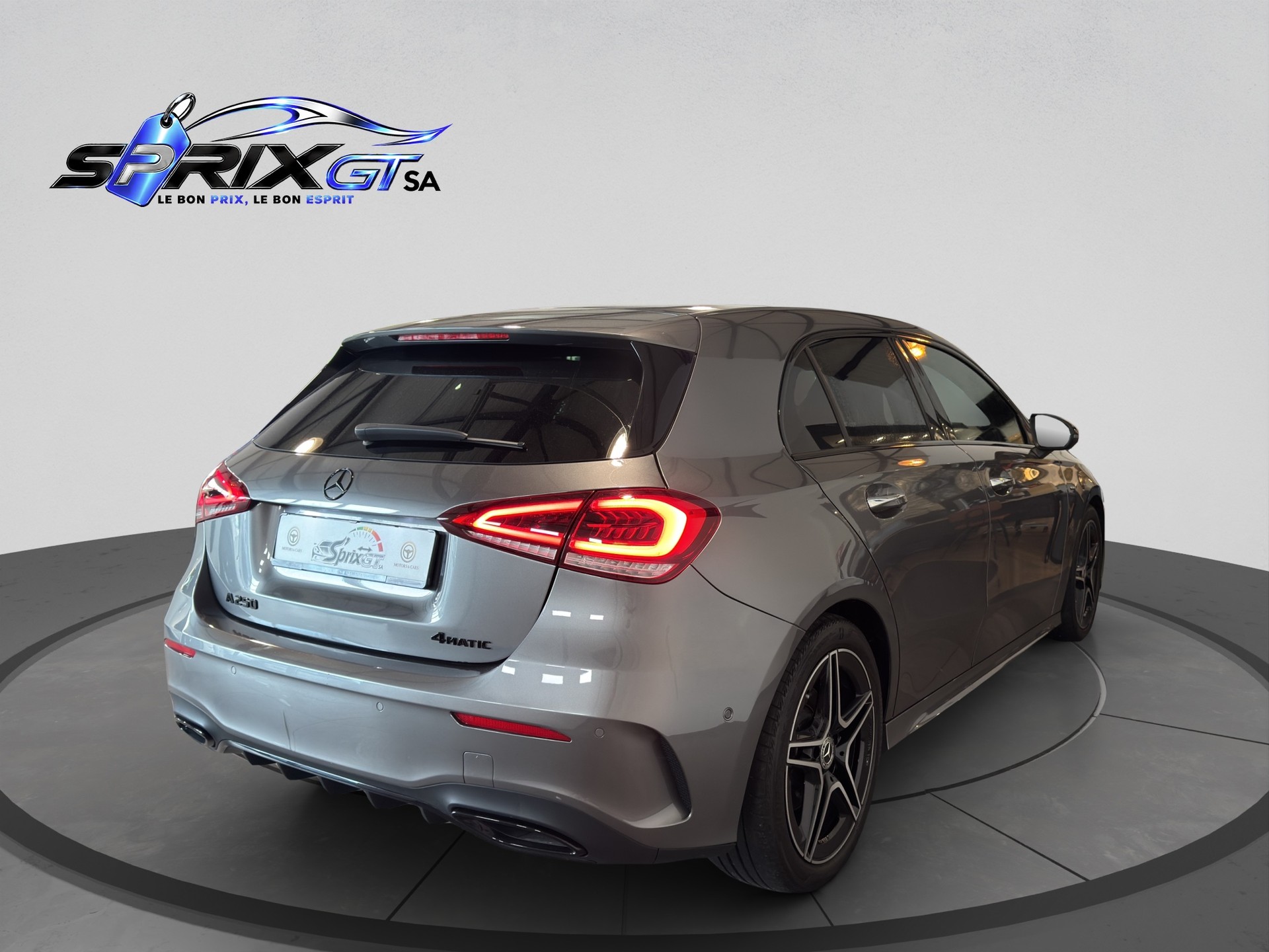 MERCEDES-BENZ A 250 4Matic AMG Line 4Matic 7G-DCT-image-4
