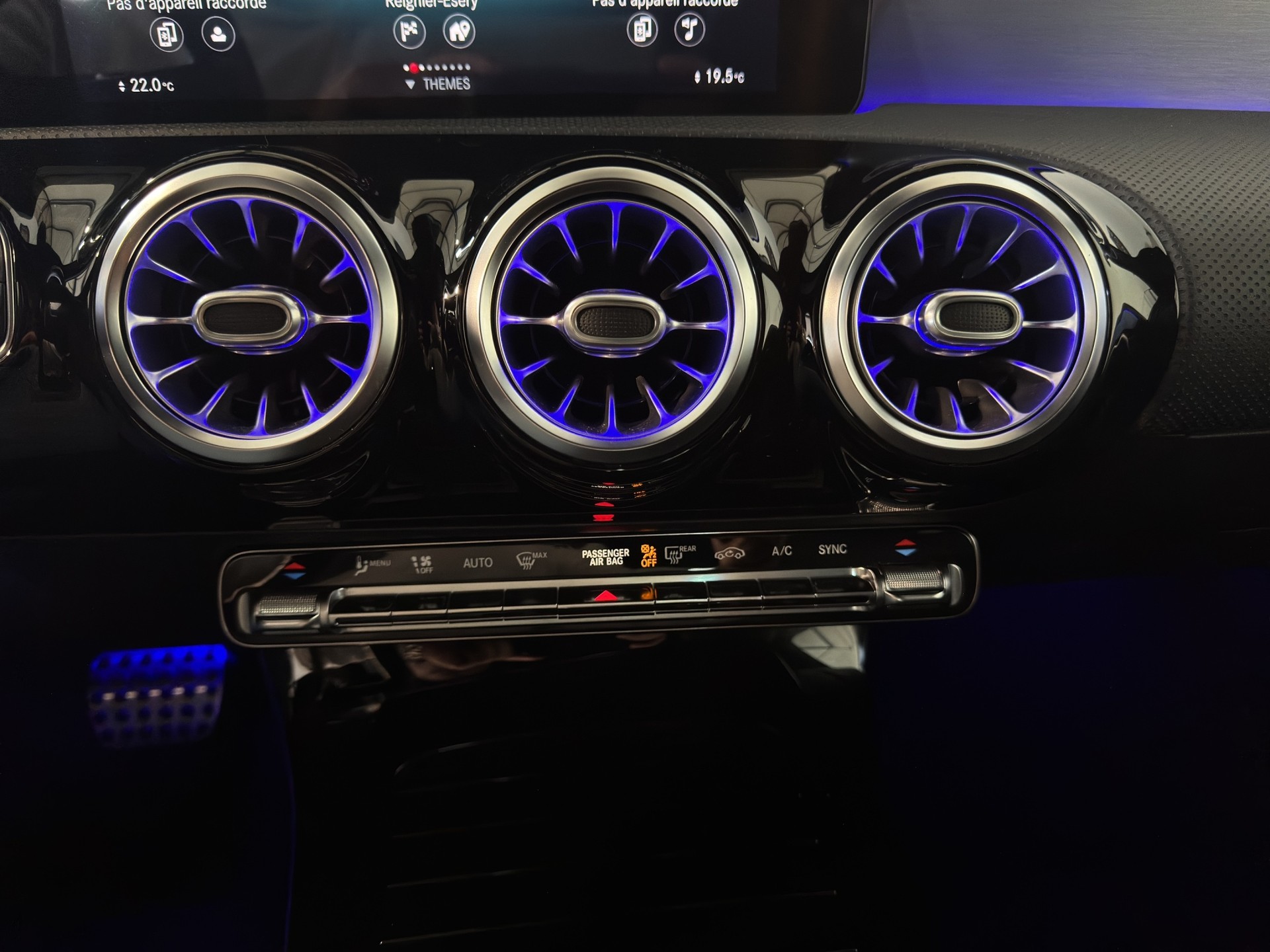 MERCEDES-BENZ A 250 4Matic AMG Line 4Matic 7G-DCT-image-14