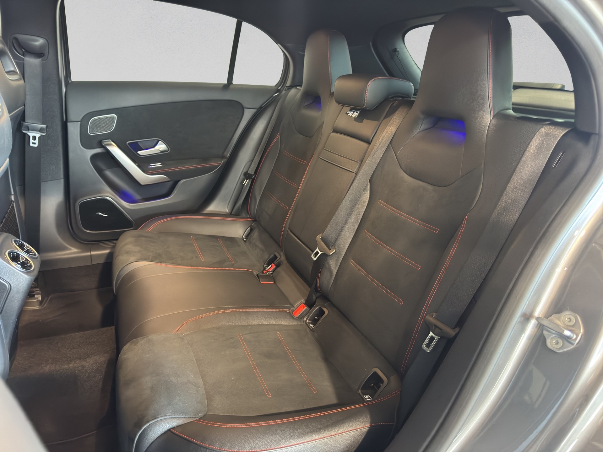 MERCEDES-BENZ A 250 4Matic AMG Line 4Matic 7G-DCT-image-12