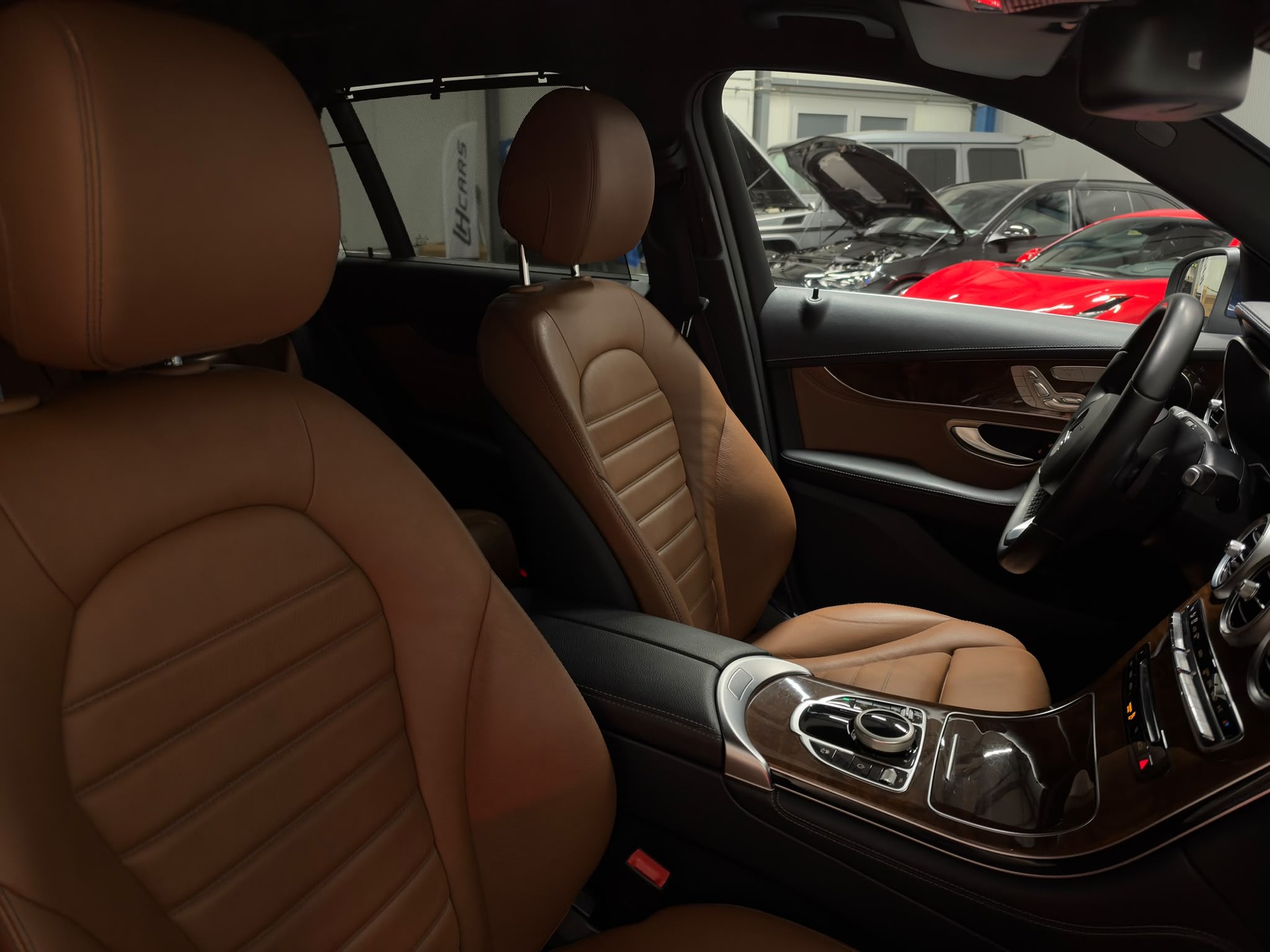 MERCEDES-BENZ GLC 250 d Exclusive 4m-image-11