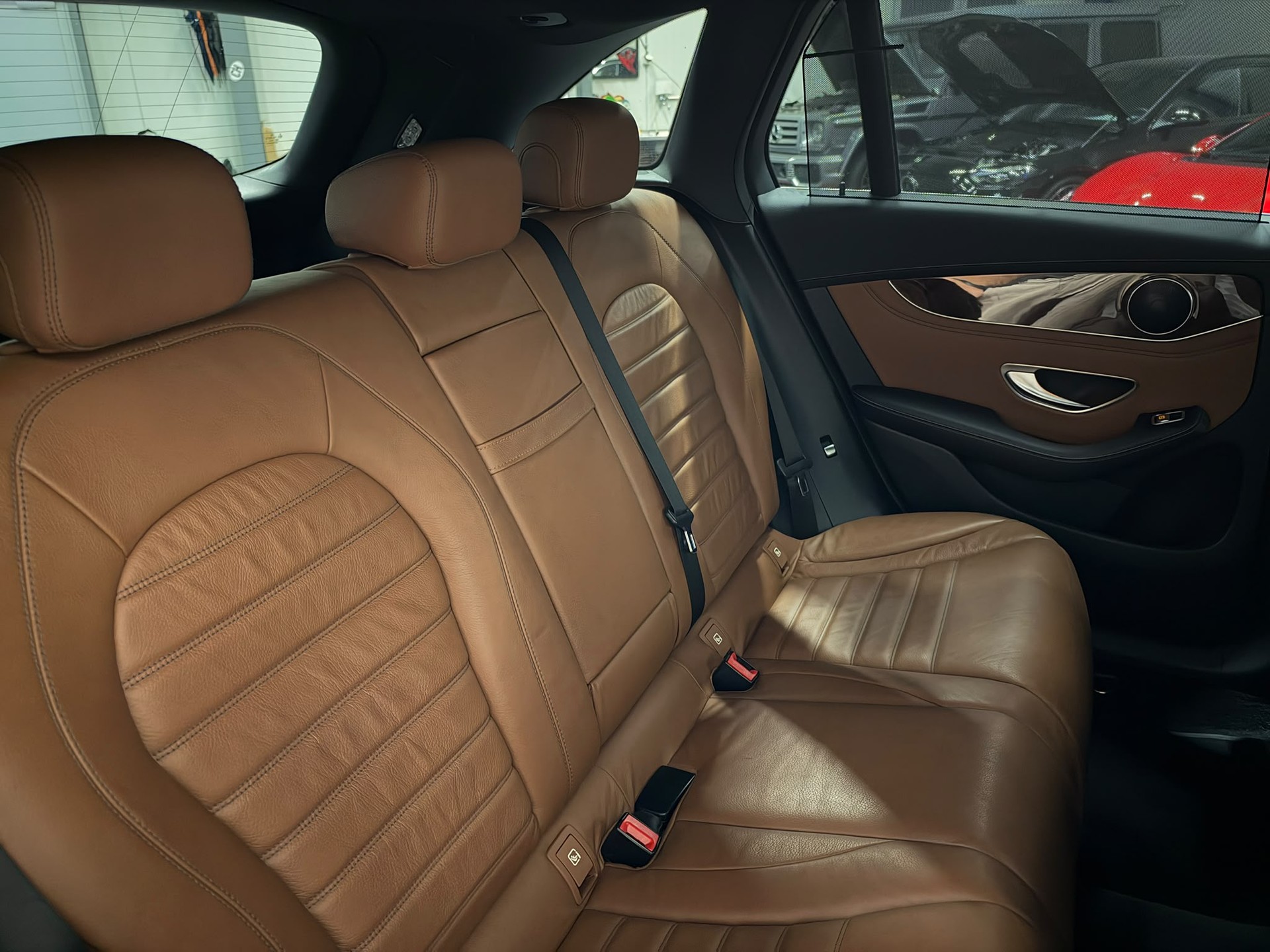 MERCEDES-BENZ GLC 250 d Exclusive 4m-image-12