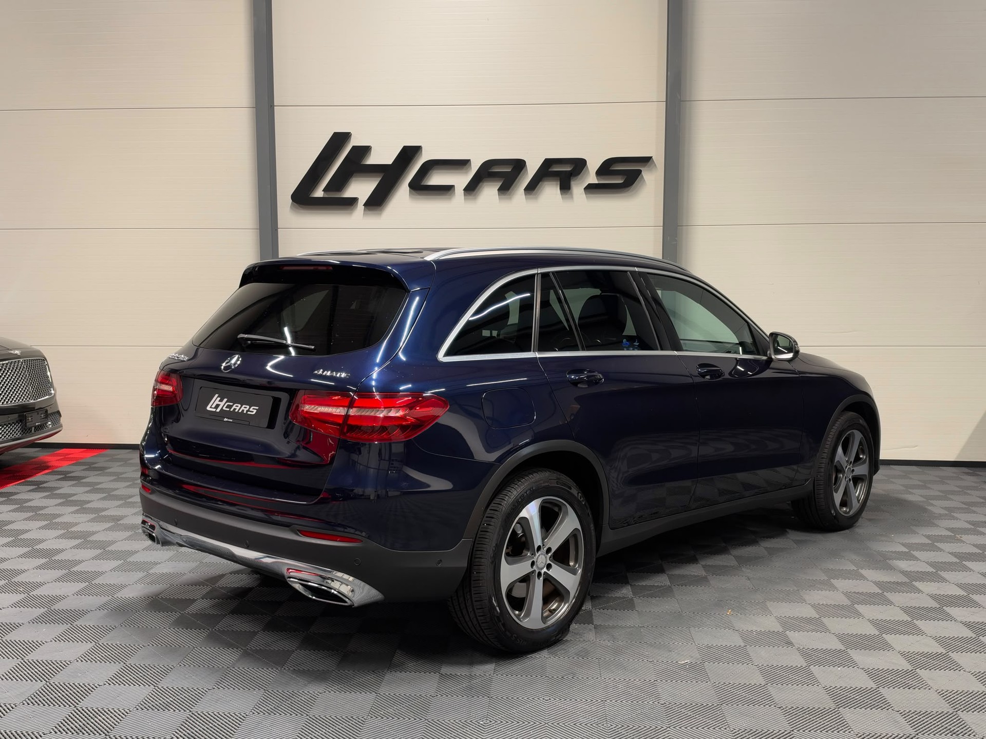 MERCEDES-BENZ GLC 250 d Exclusive 4m-image-3