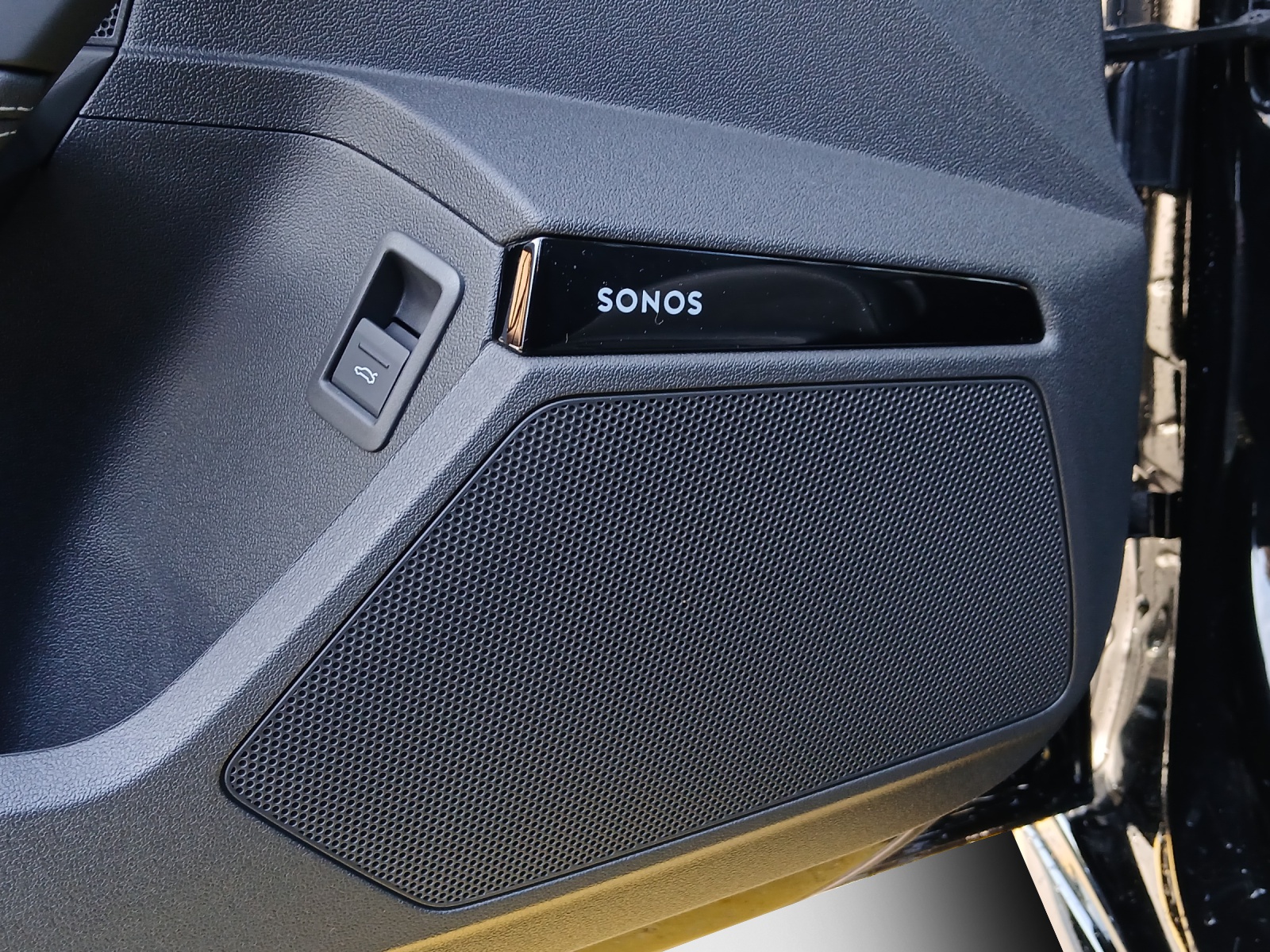 AUDI S3 Sportback TFSI quattro S-tronic-image-15