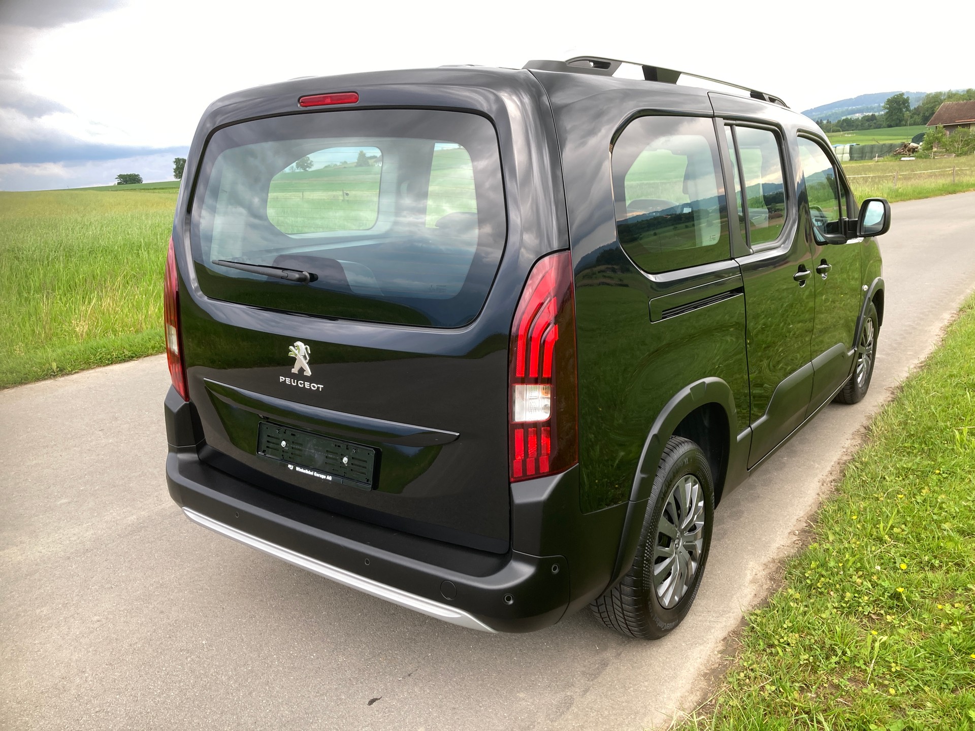PEUGEOT Rifter Long 1.5 BlueHDi Allure EAT8-image-2