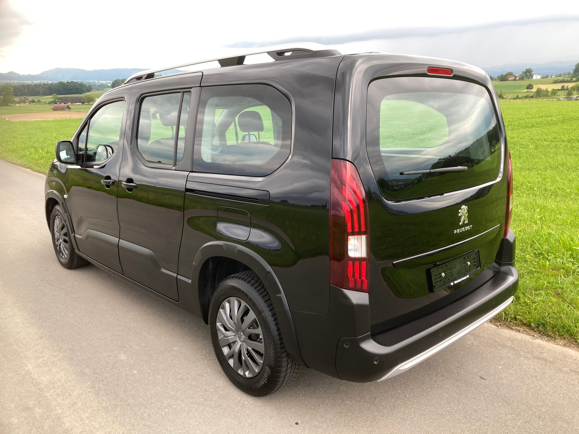 PEUGEOT Rifter Long 1.5 BlueHDi Allure EAT8-image-3
