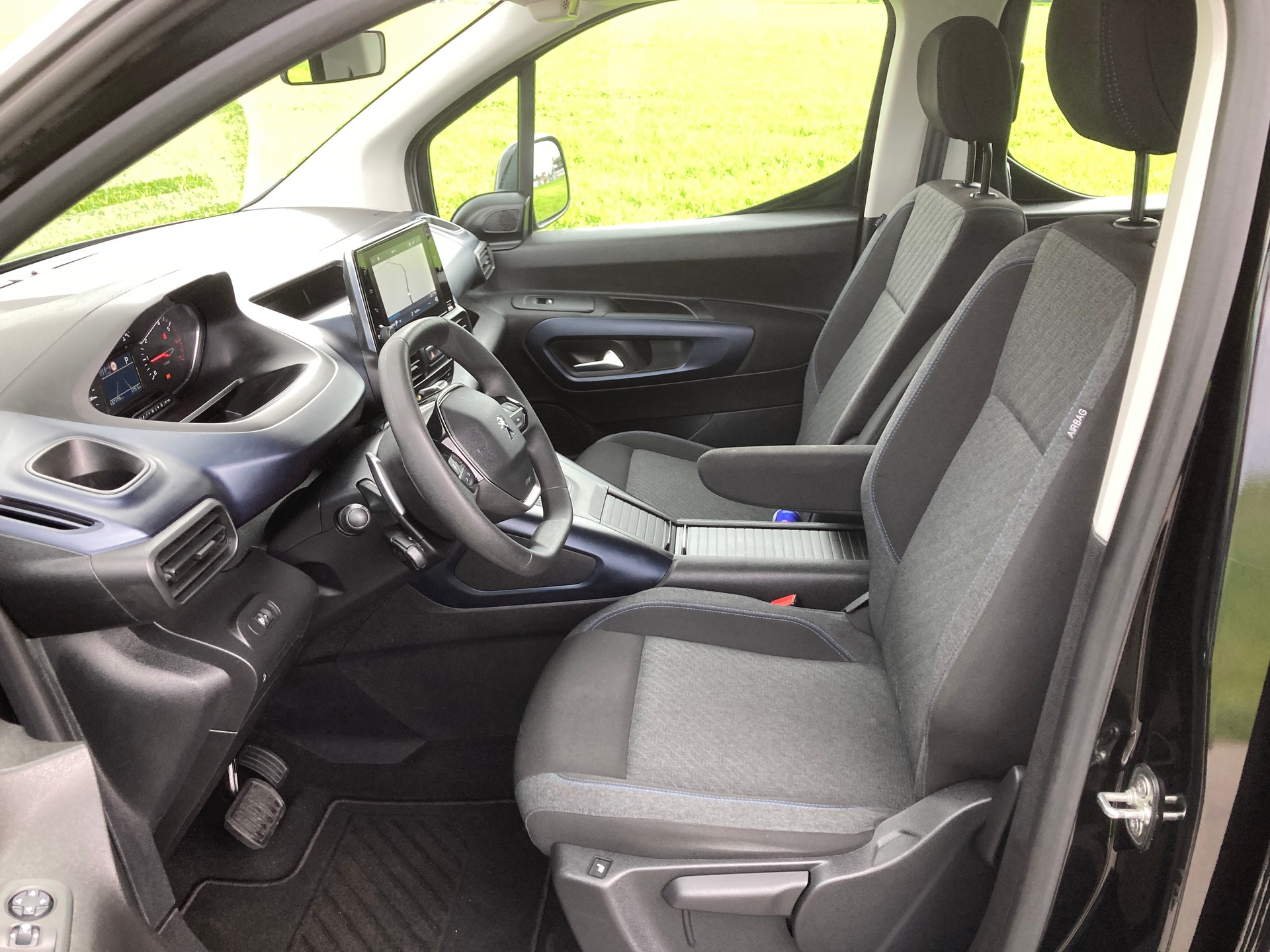 PEUGEOT Rifter Long 1.5 BlueHDi Allure EAT8-image-8