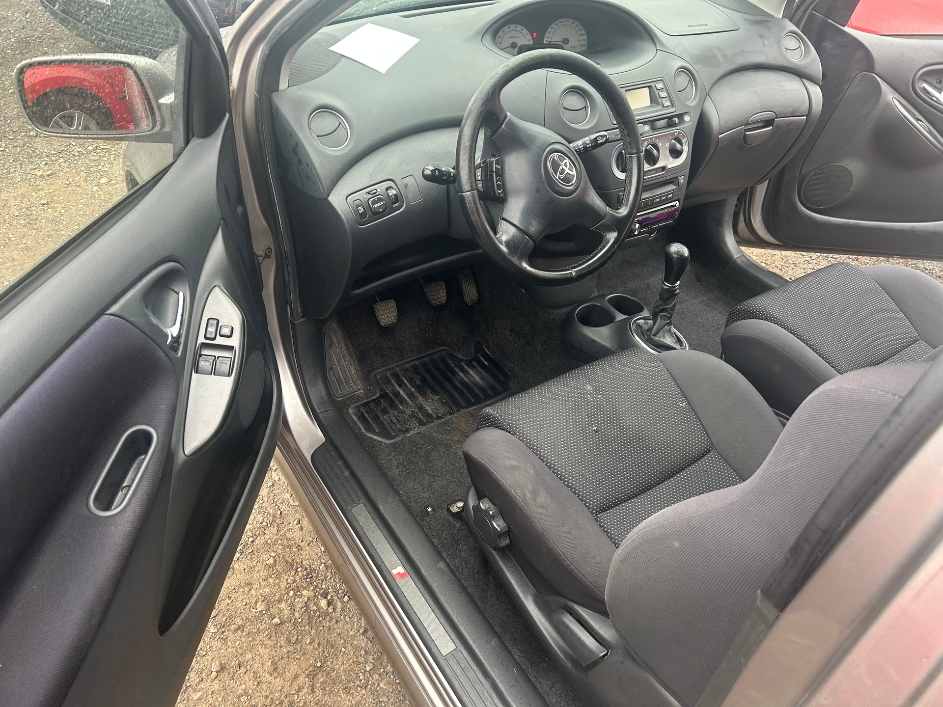 TOYOTA Yaris 1.5 TS mit MFK-image-12