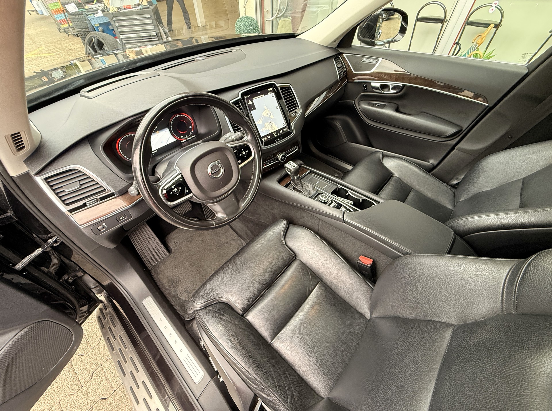 VOLVO XC90 D5 AWD Inscription Geartronic-image-14