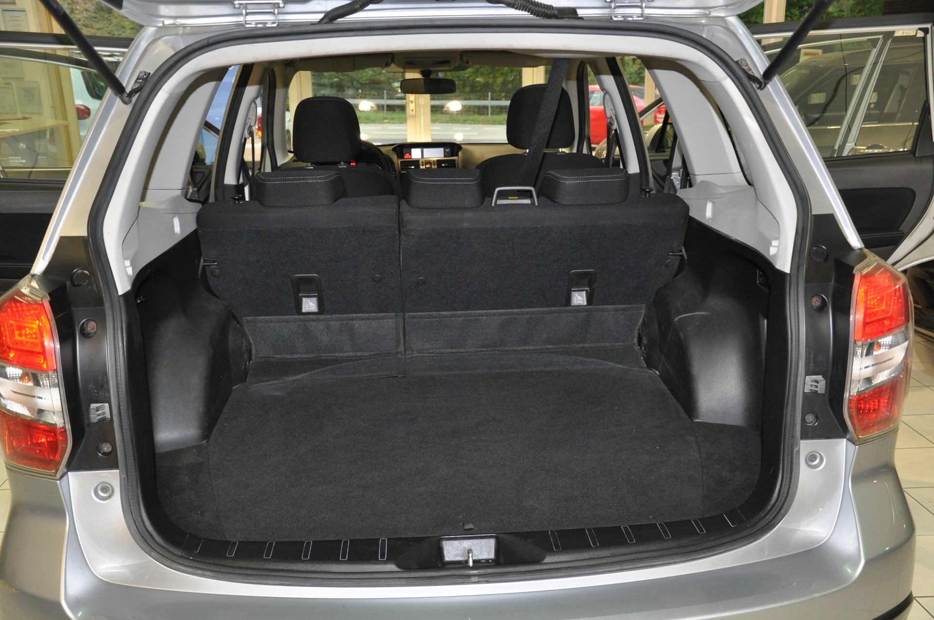 SUBARU Forester 2.0i Swiss-image-11