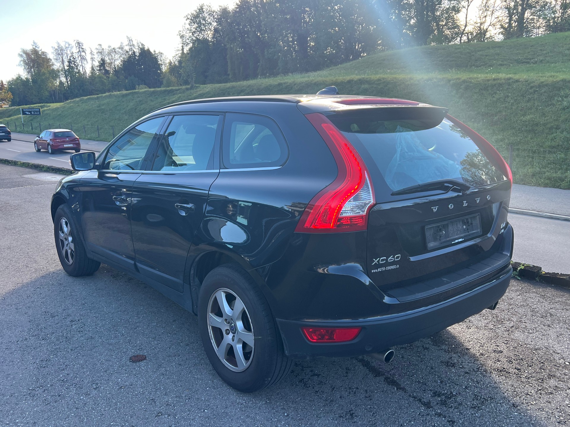 VOLVO XC60 D4 AWD Momentum Geartronic-image-3