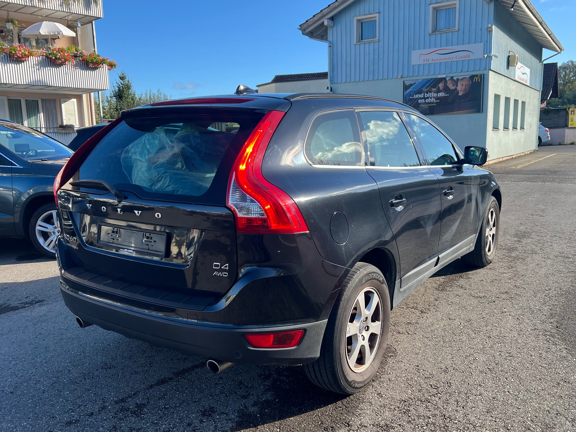 VOLVO XC60 D4 AWD Momentum Geartronic-image-4