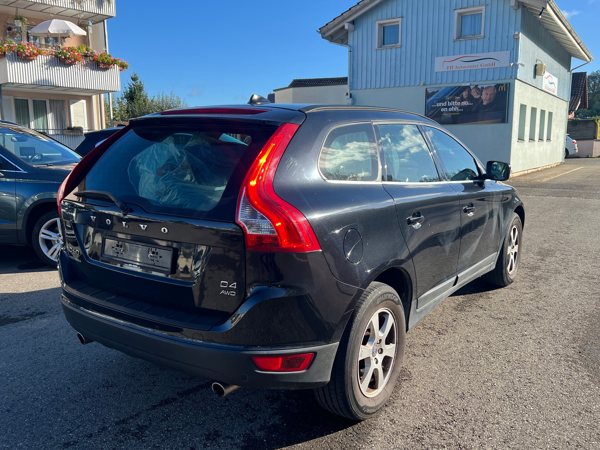 VOLVO XC60 D4 AWD Momentum Geartronic-image-2