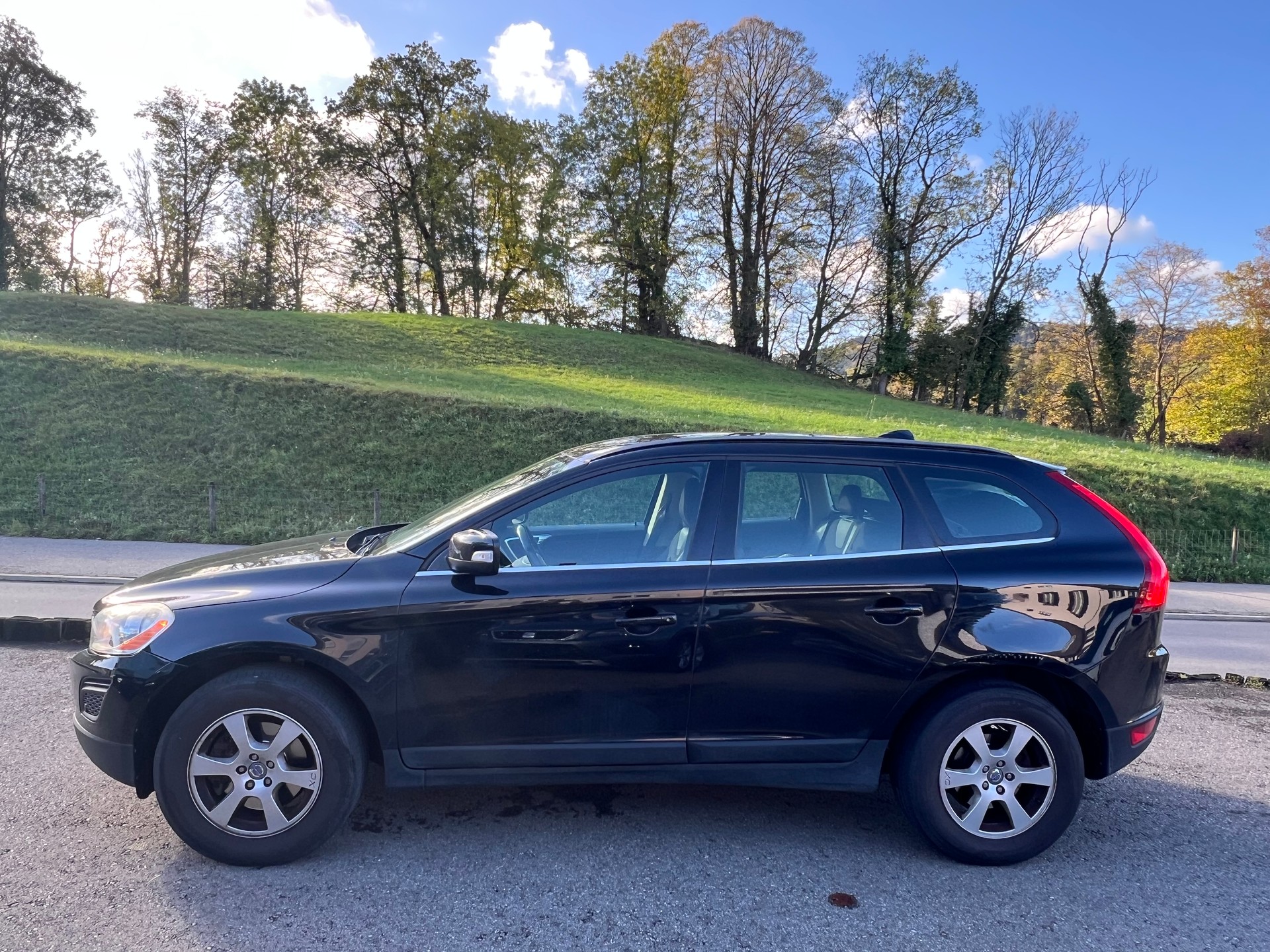 VOLVO XC60 D4 AWD Momentum Geartronic-image-6